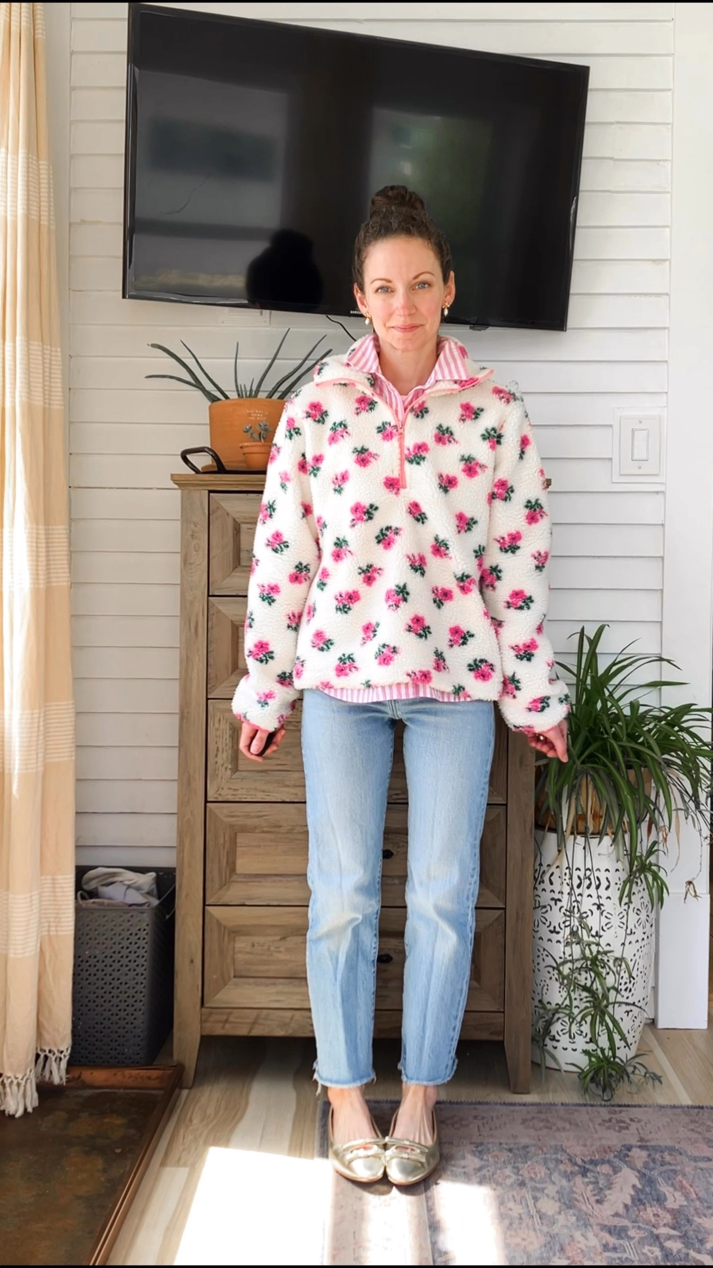 Modest outfit for the busy mom!
Cute outfit. Spring outfit. Mom outfit.

#LTKStyleTip #LTKOver40 #LTKPetite