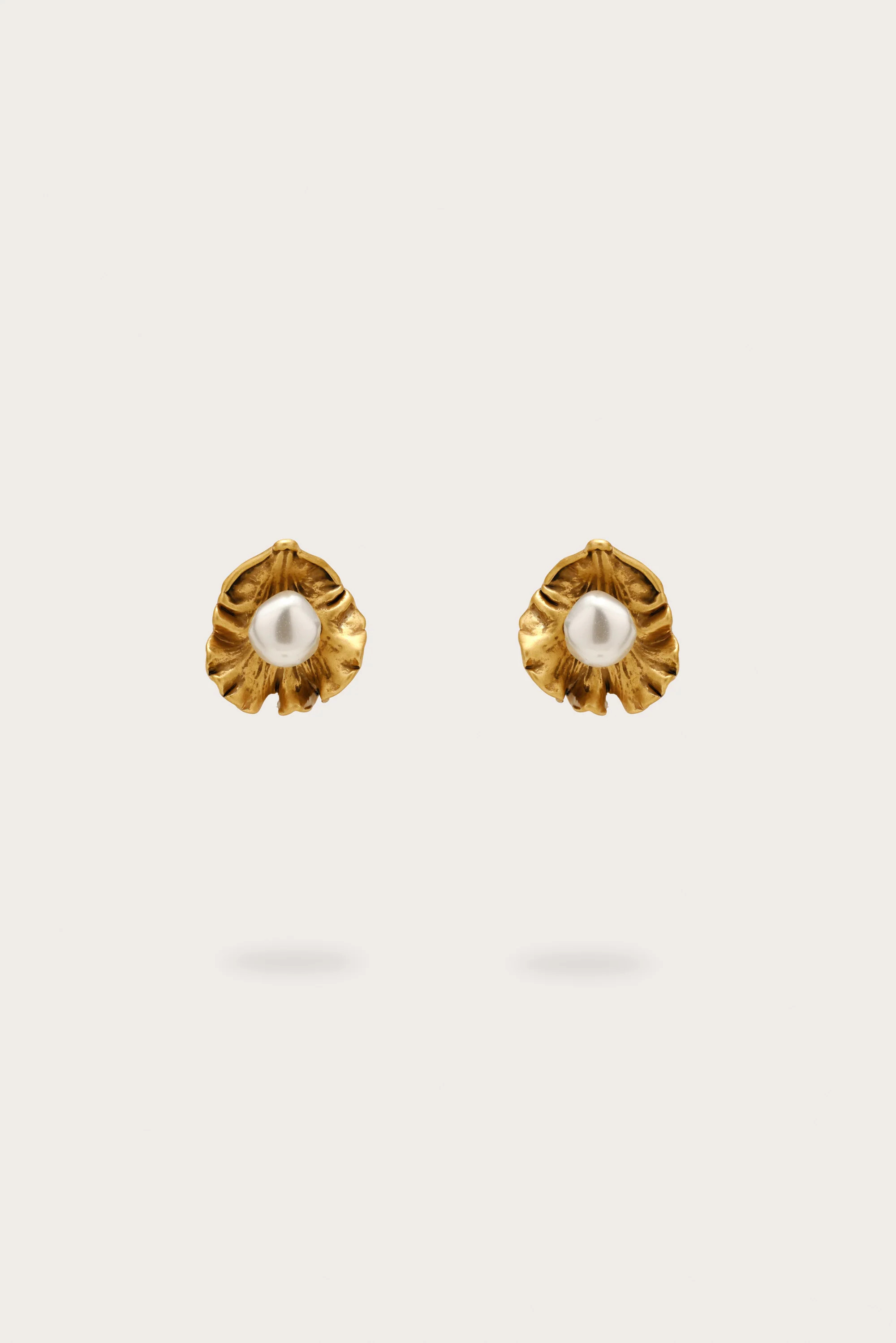 IRIS PERLA MINI EARRING - ANTIQUE BRASS | Cult Gaia - US