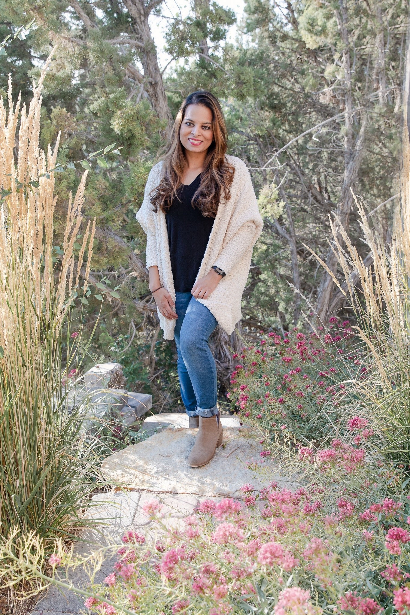 Wrapped in the softest fall sweater and soaking up every golden-hour moment 🤍🌾
Love how easy this cardigan is to style with denim + booties for a comfy and cute autumn look.
#stylewithkitty

#cozycardigan #fallsweaterweather #amazonstyle #softknitsweater #falloutfitinspo #neutralstyle #bootiesseason #denimstyle #easyfalllooks #cozyvibes #autumnfashion #fashionfavorites

#LTKGiftGuide #LTKootd #LTKBeauty