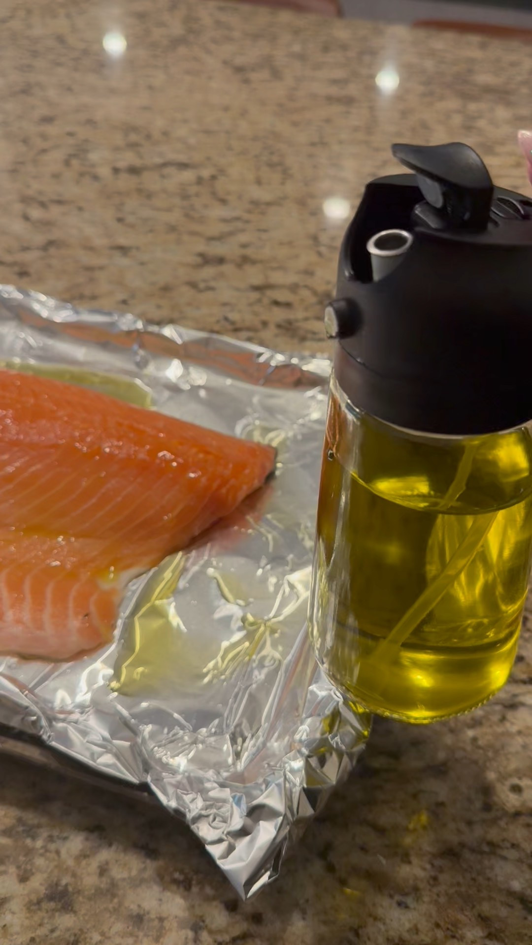 My favorite new kitchen gadget! It has a spritz option and a drizzle option! Perfect for olive oil and your favorite veggies!! 

#LTKFindsUnder50 #LTKHome #LTKFindsUnder100