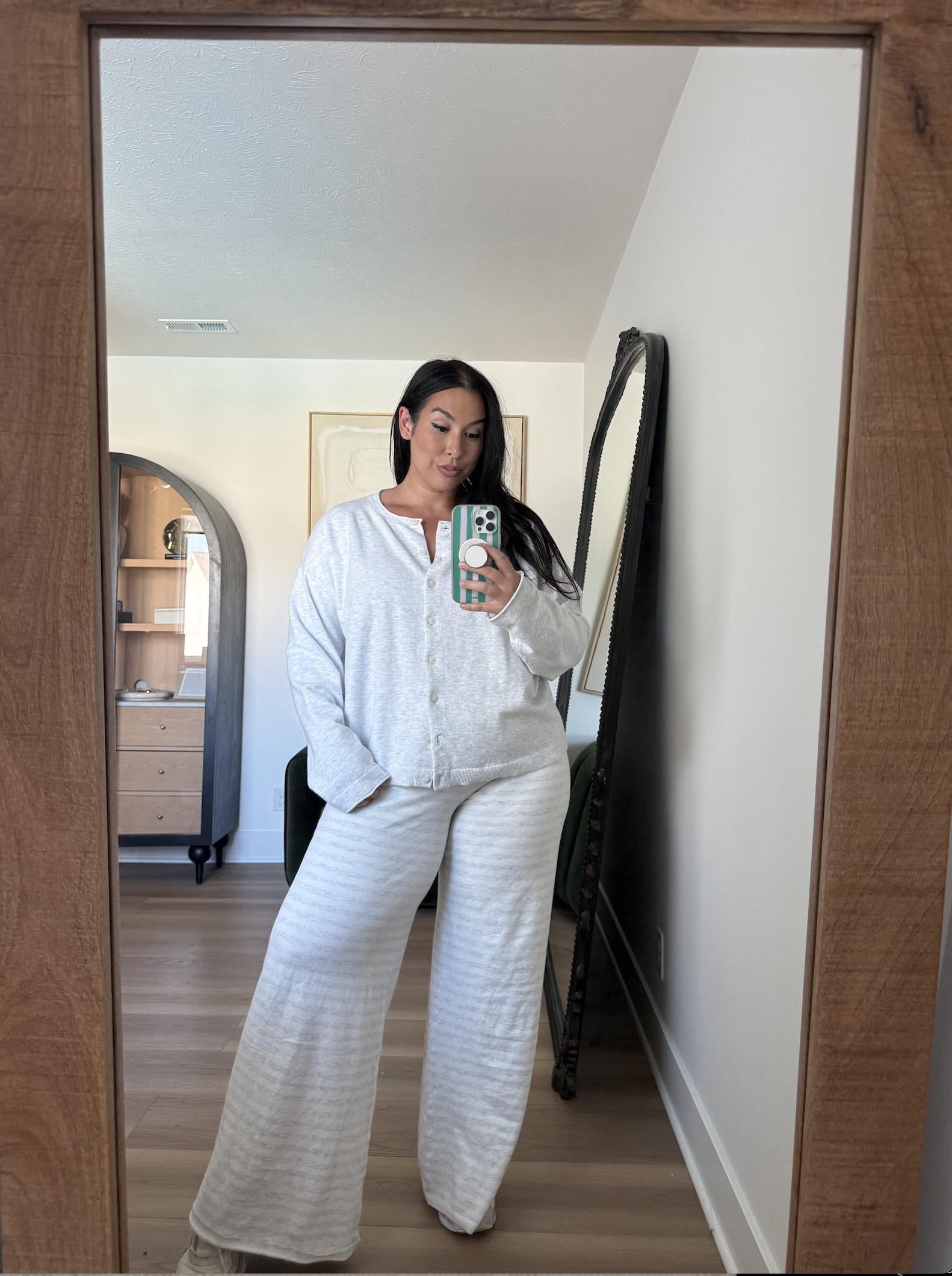 New cozy outfits for fall! I'm loving this cardigan!

Top: L
Pants: L Long

aerie, casual outfits, cozy outfits, fall outfits, mid size outfit ideas for fall, affordable outfits 

 #LTKootd #LTKmomlife #LTKMidsize