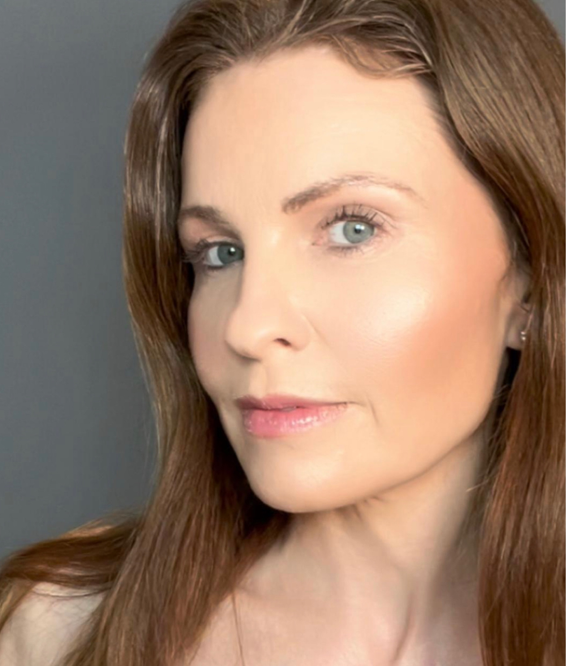 Soft  but glamorous look.


#makeup #skin #foundation #concealer #mascara #browmakeup #blush #beauty 

#LTKU #LTKbeauty #LTKFind