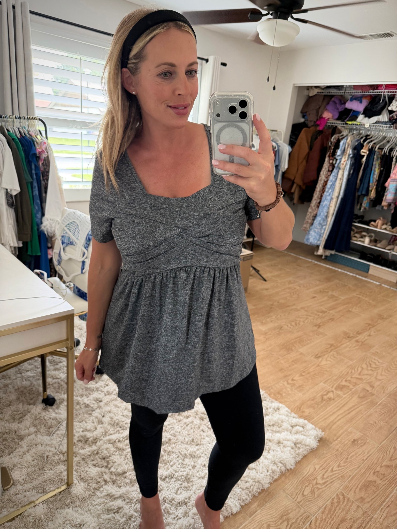 Square neck short sleeve t-shirt. Wearing XL. Great for plus size or pregnancy! 



#LTKBump #LTKootd #LTKPlusSize