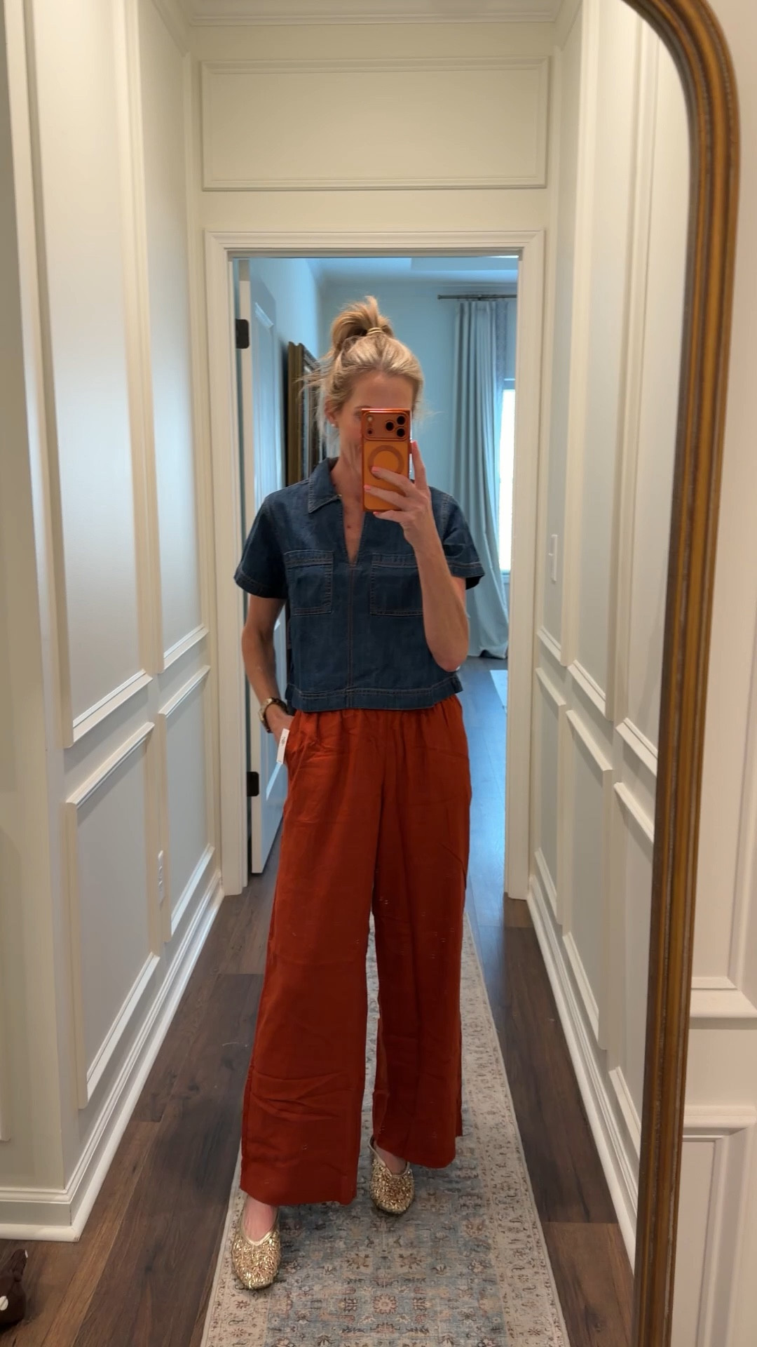 Old Navy sale these are the things I would pick up these two linen blend pants. Both on sale wearing a size extra small perfect for.  