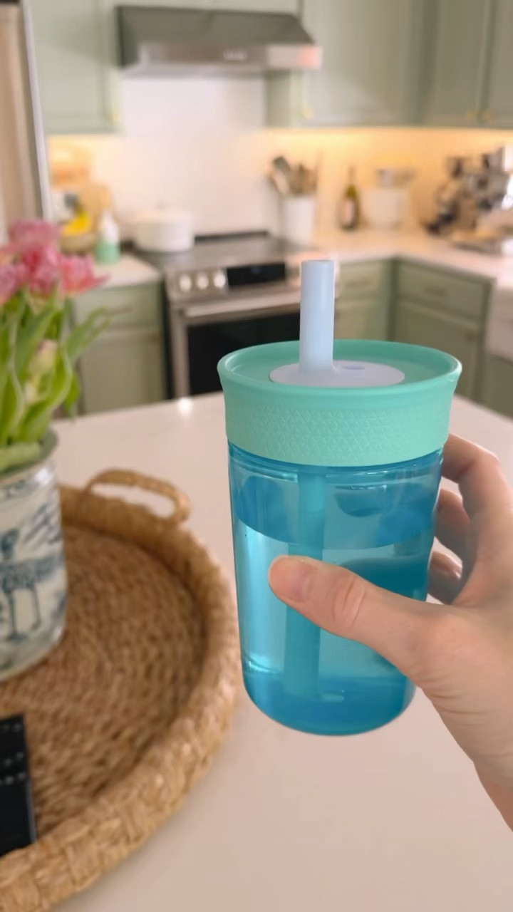 our favorite spill-proof sippy cup for under $10 💦 