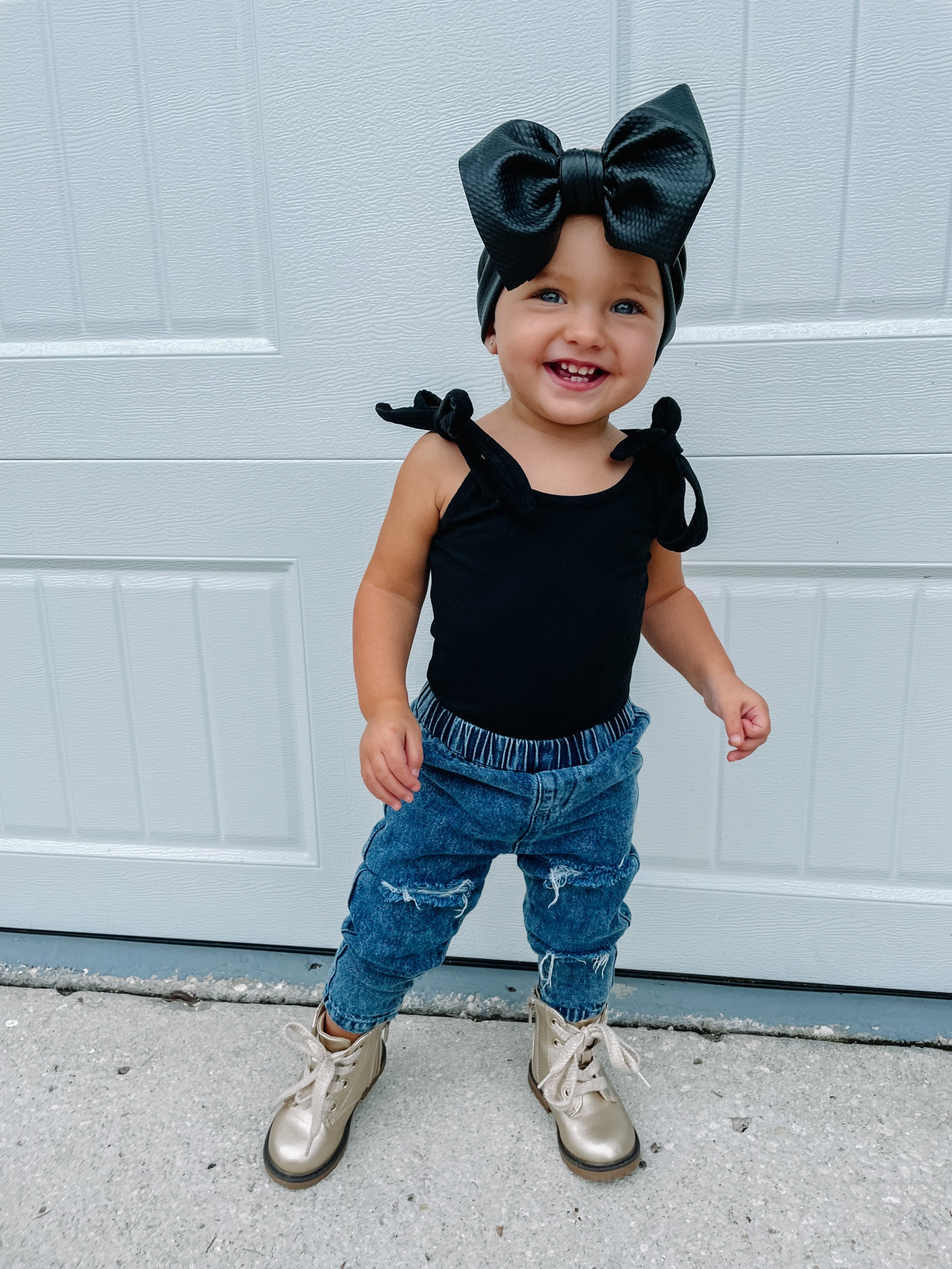 A whole bunch of our favorite items in one photo 😍

Bow is from Rainbow and Co



#LTKkids #LTKfamily #LTKbaby