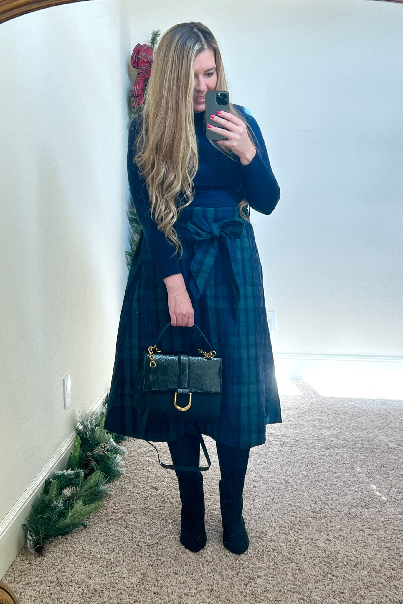#walmartpartner Holiday dress from Walmart is perfect for teachers, or office parties. So flattering, and TTS. 

#walmartfashion 
@walmartfashion 
#holidaydress
#teacheroutfit
#LTKHoliday

#LTKCyberweek #LTKSeasonal #LTKstyletip