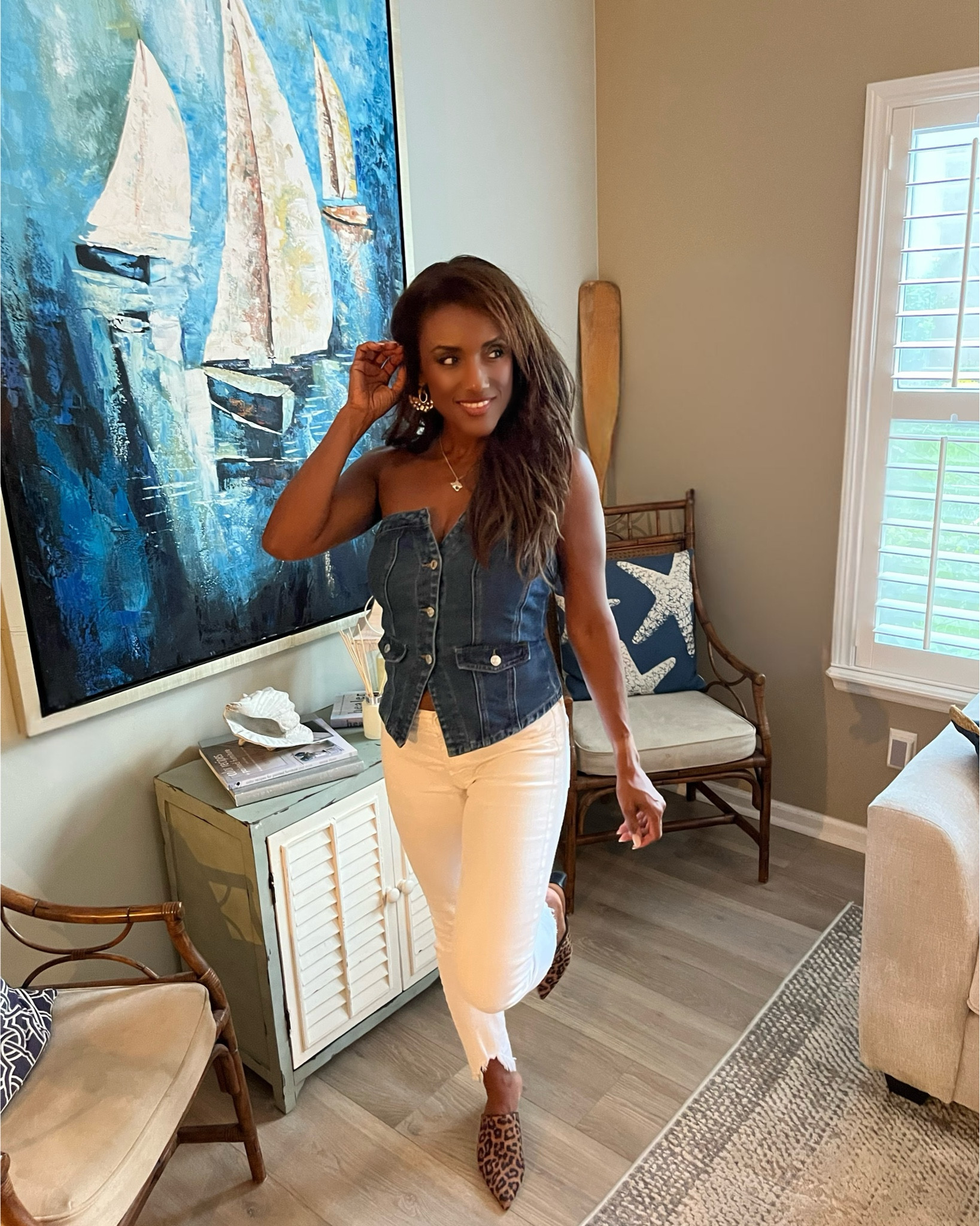 Denim and white is always the right choice. 

#LTKStyleTip #LTKFindsUnder50 #LTKFindsUnder100