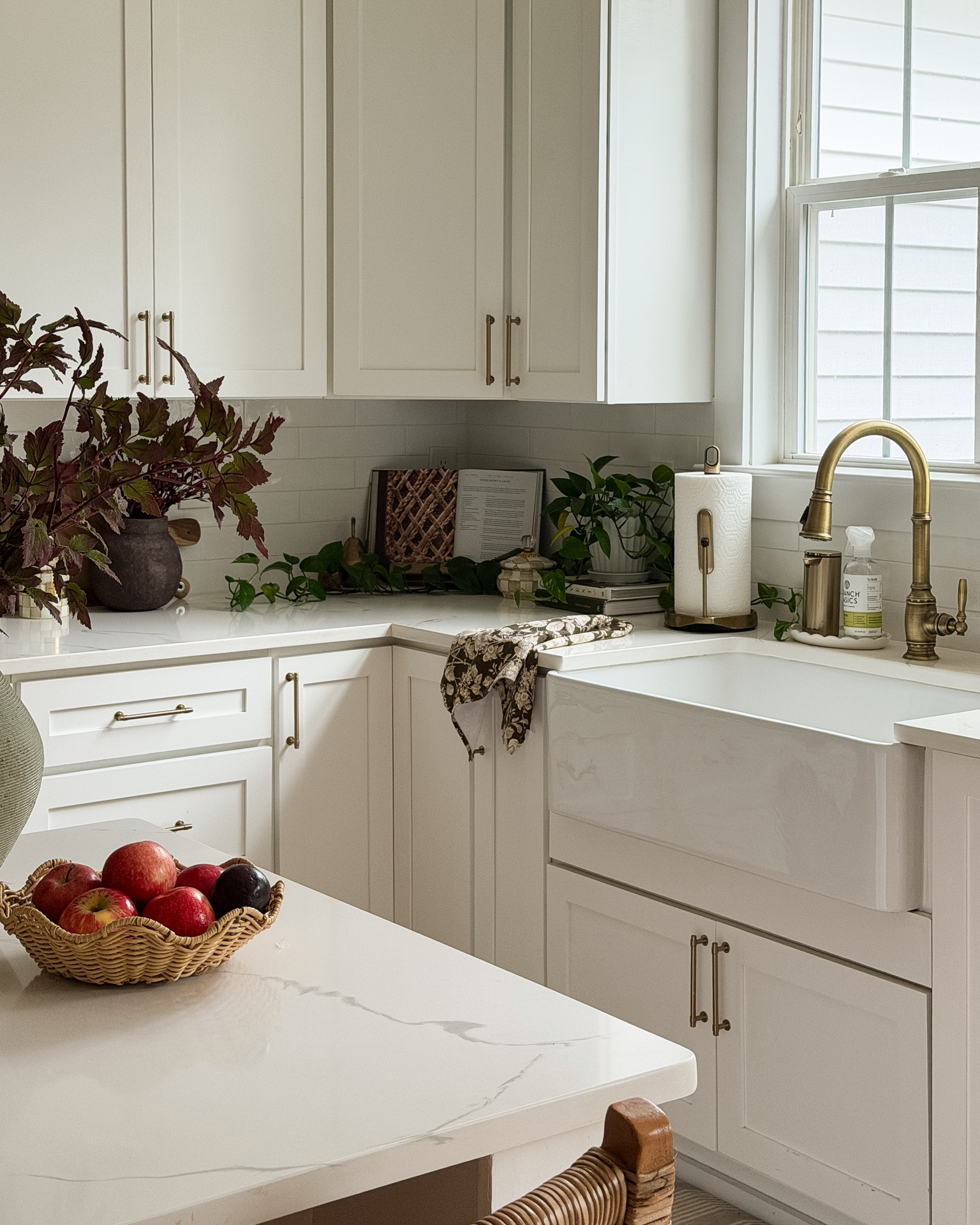 It’s been super dreary here the last few days but the sun peaked out very briefly right before school pick up yesterday and I snapped a few pictures of fall in our kitchen. I’m loving how it is turning out.

#LTKHome #LTKSaleAlert