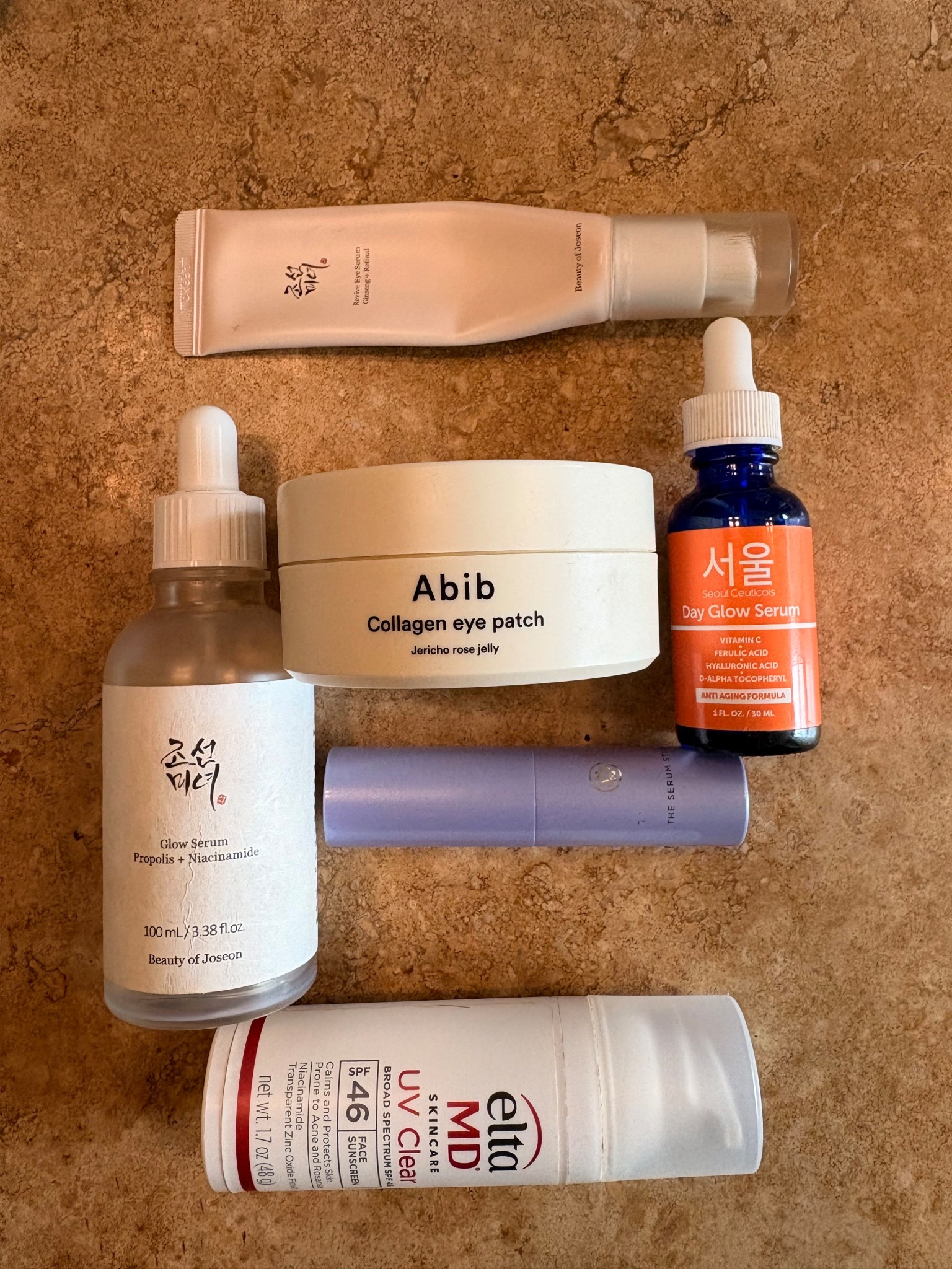 Glowy, simple skincare that actually works ✨

At 44, I’m all about hydration, brightness, and keeping it easy. These are my everyday go-to’s for smoother skin, fewer fine lines, and that natural glow—no complicated routine needed.

Vitamin C + niacinamide for brightness, collagen eye patches for a quick refresh, and SPF every single day (non-negotiable 🙌)

Realistic skincare for busy moms who want results without the overwhelm 💛

#skincareover40 #matureskinroutine #simplebeauty #glowingskinover40 #skincarefavorites #busymomlife #everydayskincare #antiagingtips #ltkbeauty #over40style

#LTKselfcare #LTKOver40 #LTKBeauty