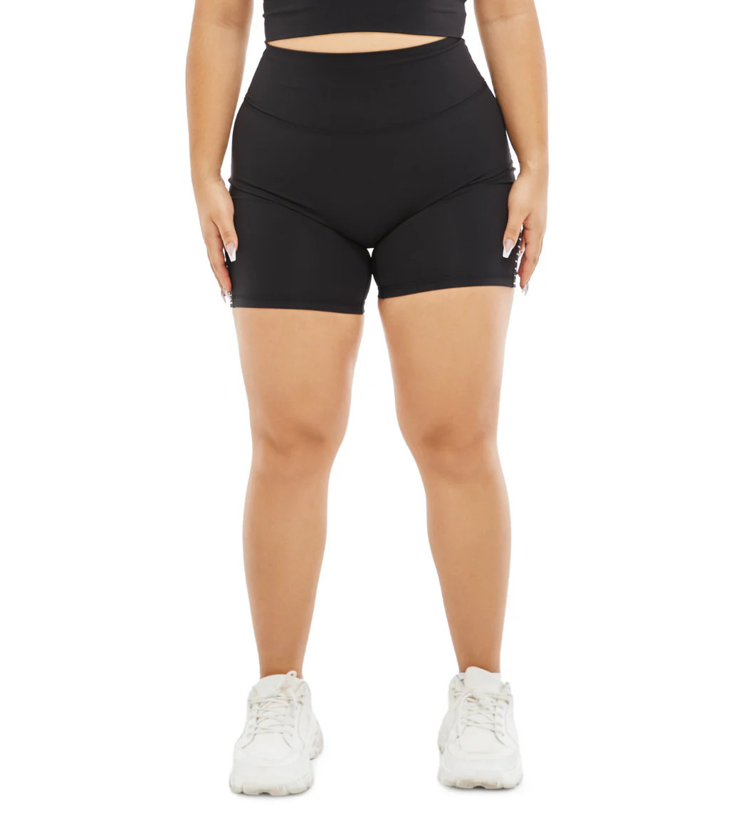 PARALLEL LINEAR SHORTS | ILUS LABEL