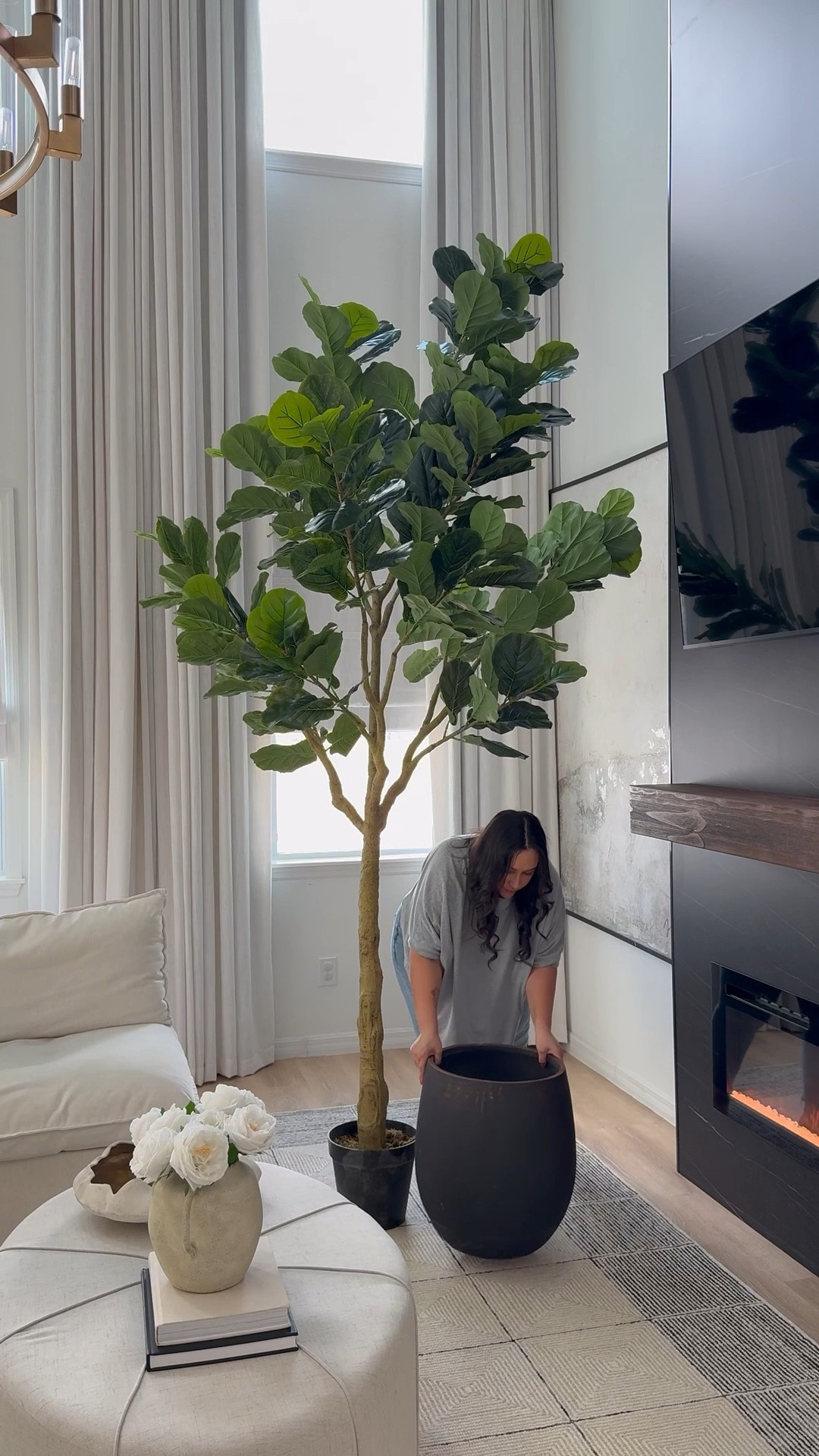 This oversized fig tree is a huge statement piece 😍



Home
Home decor
Faux fiddle fig 
Faux plants 

#LTKHome