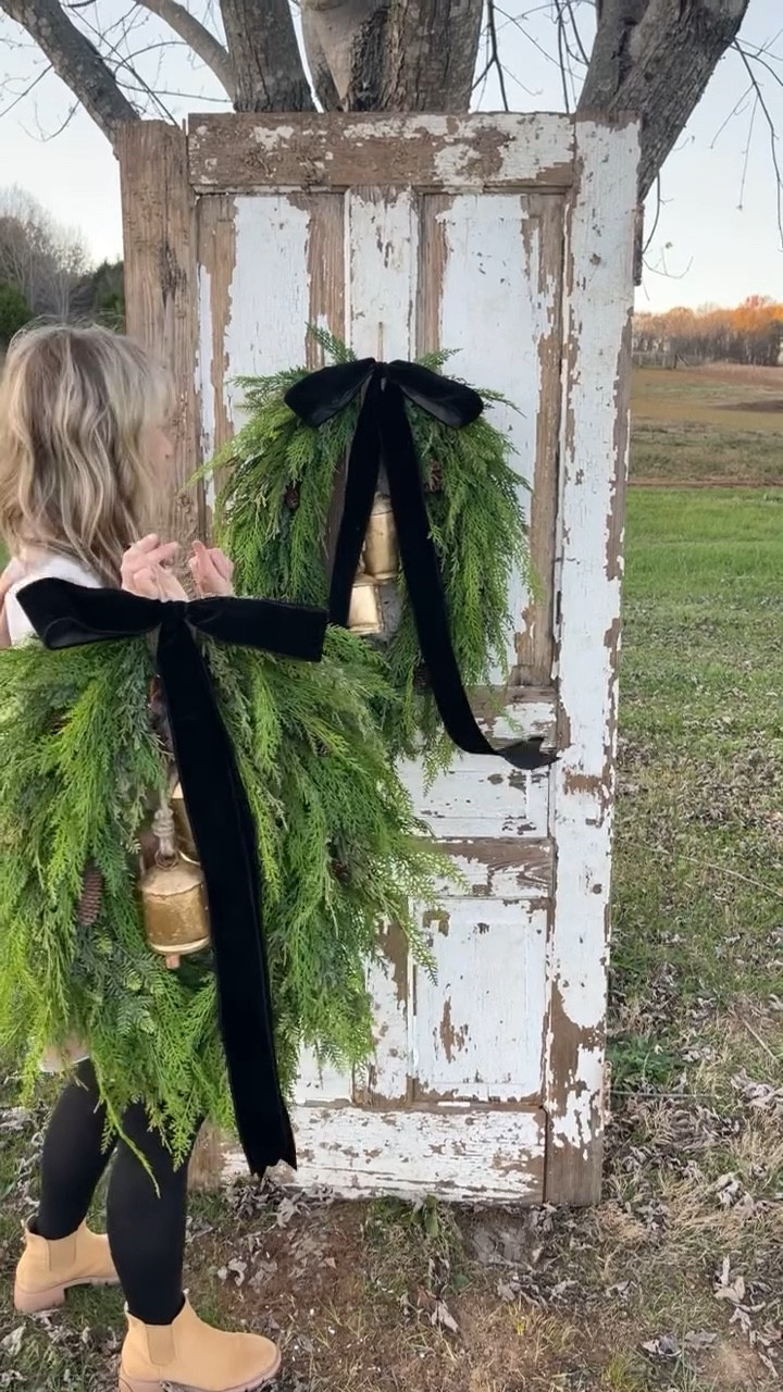 🍂✨ Aspen Wreath – Restocked! ✨🍂
Best-selling fall + holiday door wreath is back! Handmade greenery, farmhouse style, and timeless charm. Perfect for front porch, entryway, or mantle. Limited stock – shop before it’s gone!

#LTKHome #LTKU #LTKSeasonal