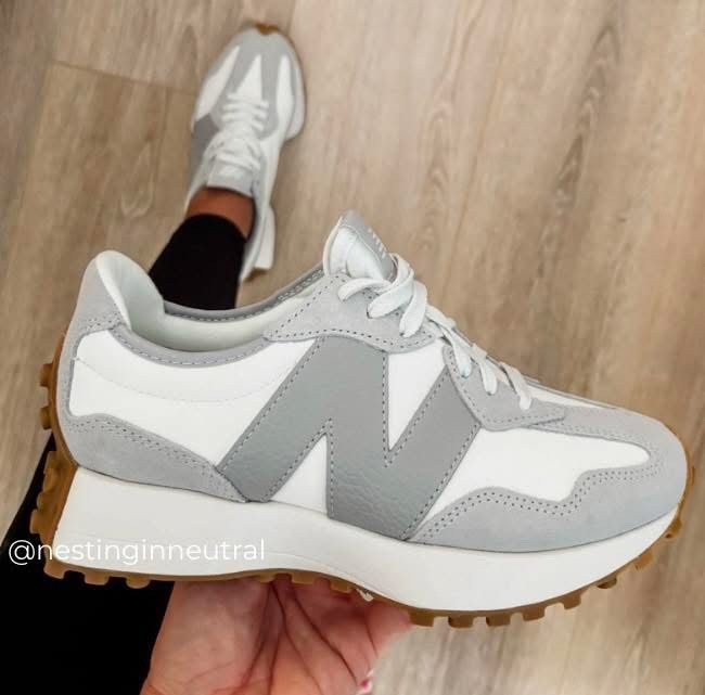 RUN, don’t walk 👟🔥
My favorite + trending New Balance 327 sneakers are just $48.99, OVER 50% OFF 😱Use C0DE- EXTRA30 at checkout. Hurry sizes will fly! 

Grey, sneakers, workout 

#LTKSaleAlert #LTKmomlife #LTKfitnessgoals