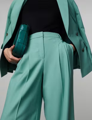 Wolrijke broek met wijde pijpen en geplooide voorzijde | Marks and Spencer FR