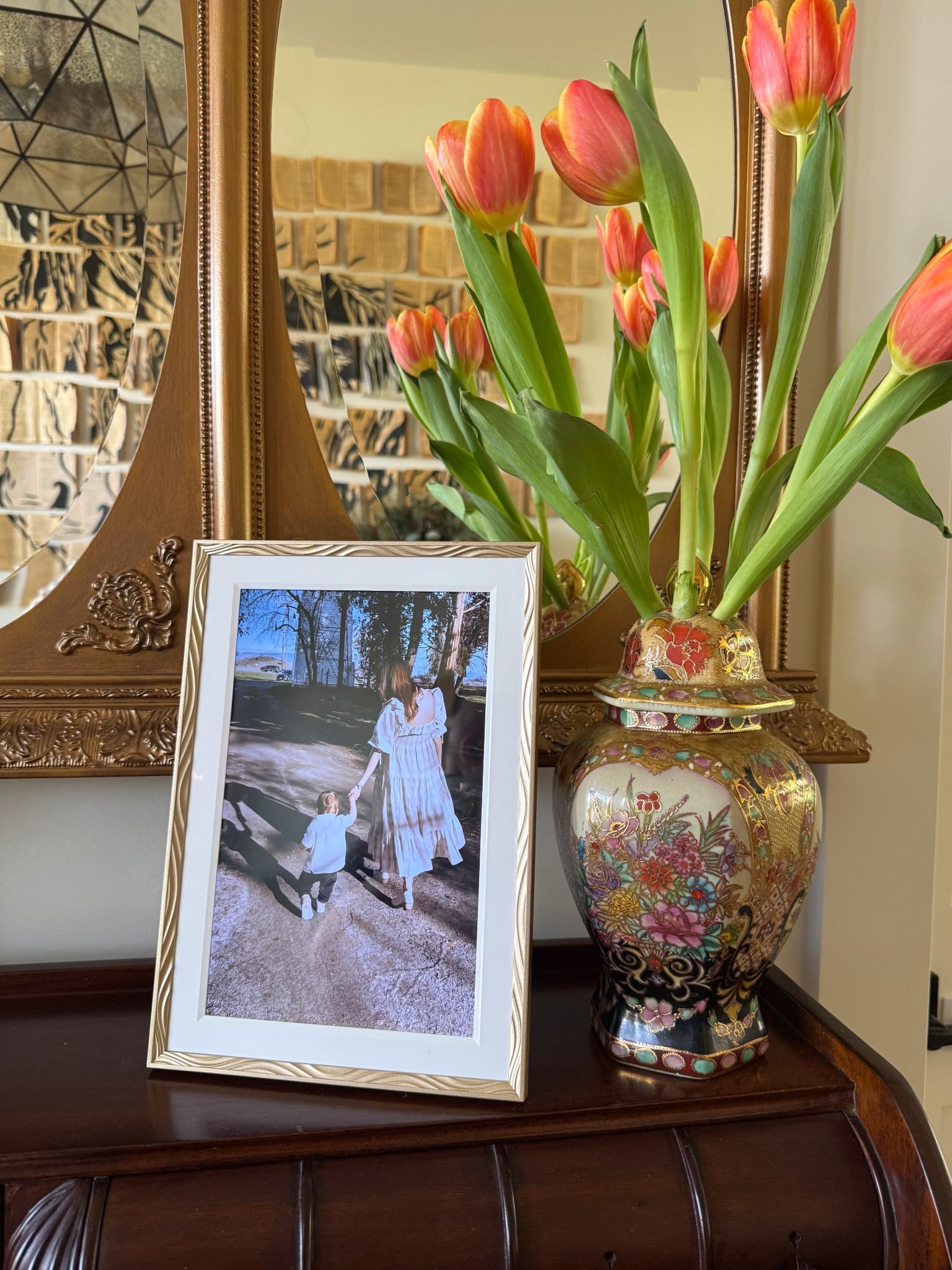 Spring is on the way!! Love my ginger jar tuned flower frog and so thankful that digital picture frames were invented! No more having to choose just a couple family photos to display! ❤️

#LTKSpringSale #LTKmomlife #LTKHome