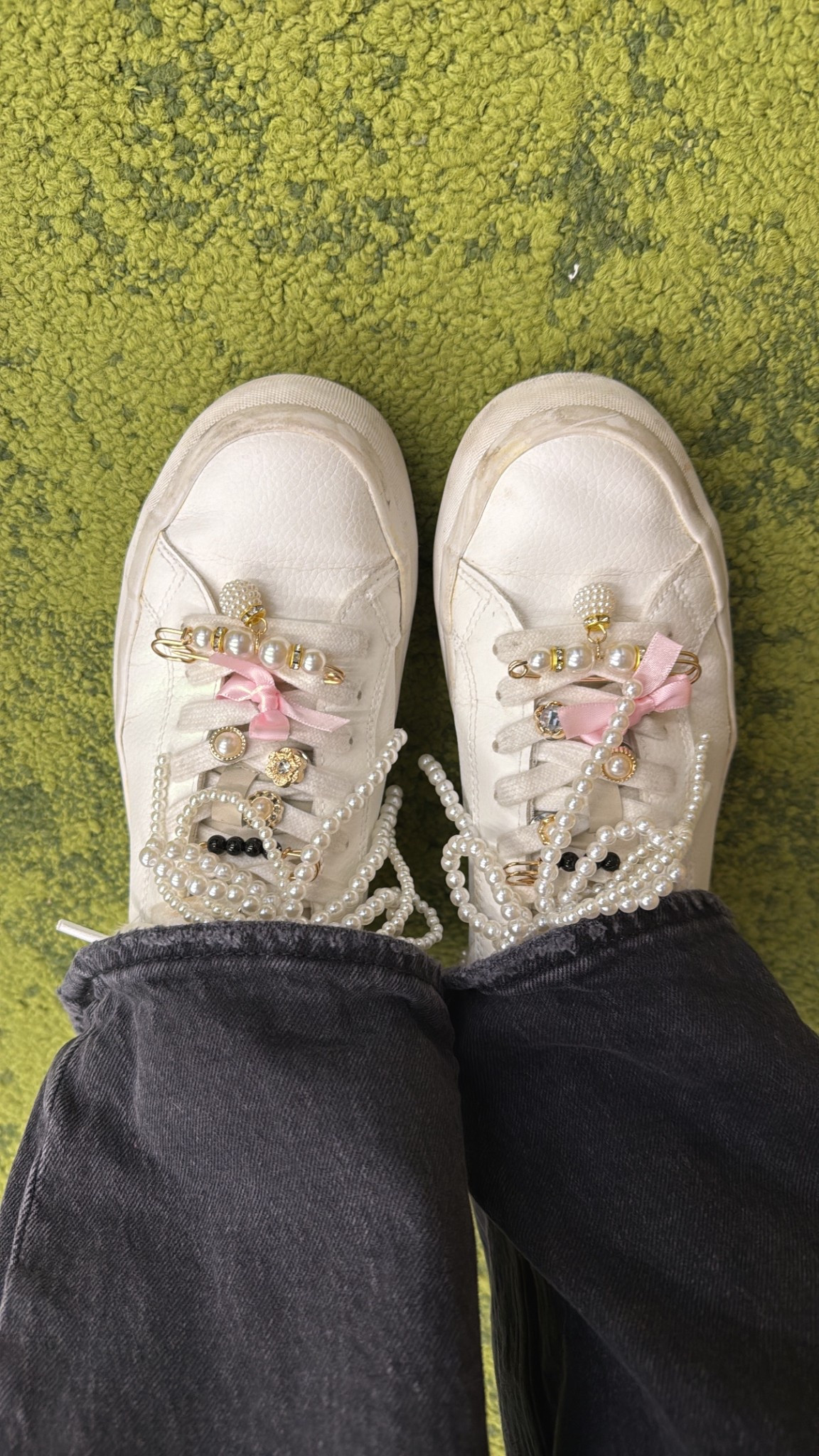 Love my sneaker charms 🎀💖✨