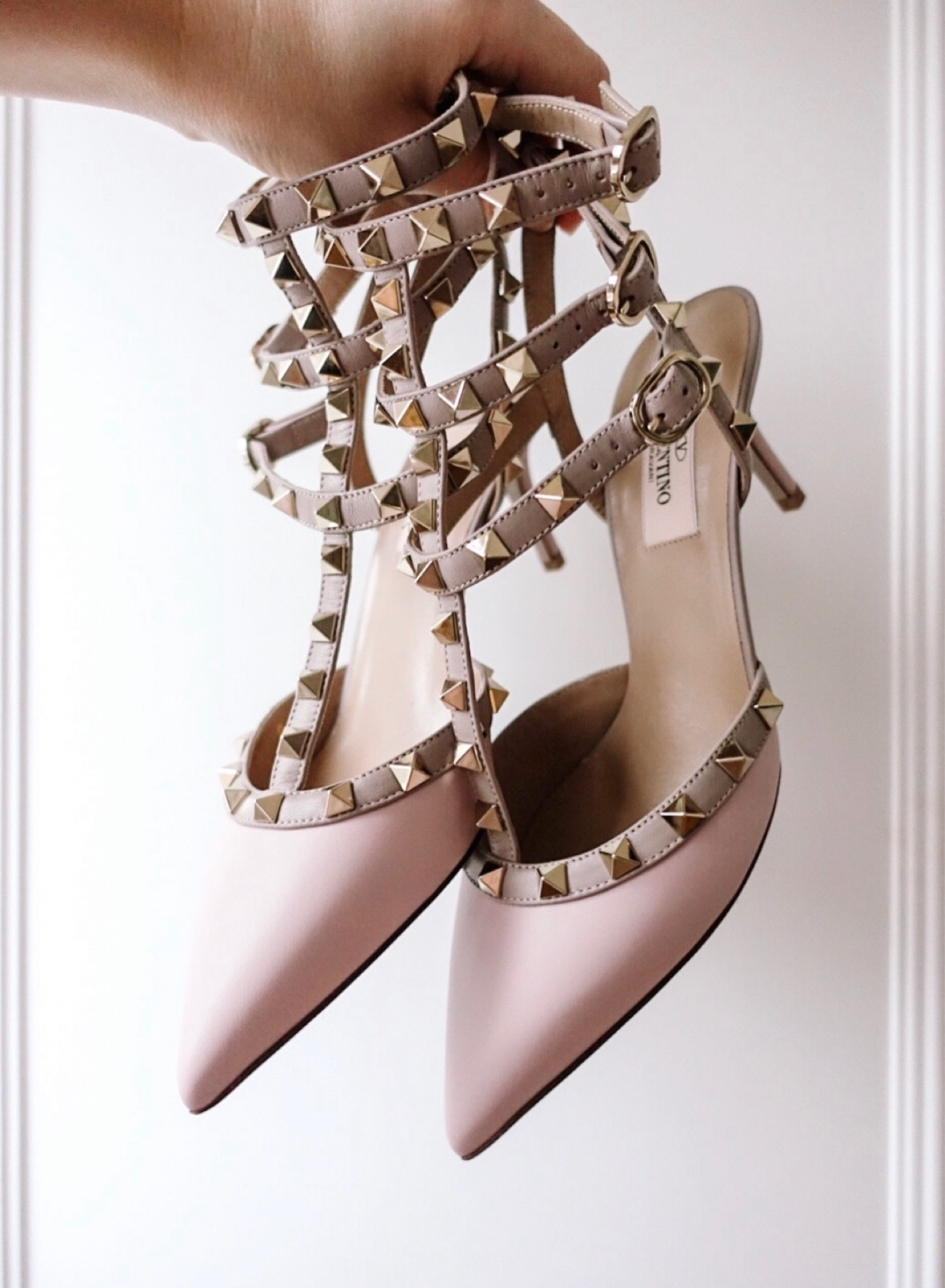 My favourite Valentino Rockstud shoes 

#LTKFind #LTKunder100 #LTKeurope
