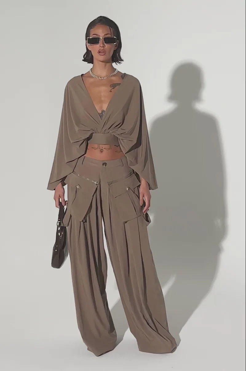 TALK ABOUT ME BLOUSE | AKIRA