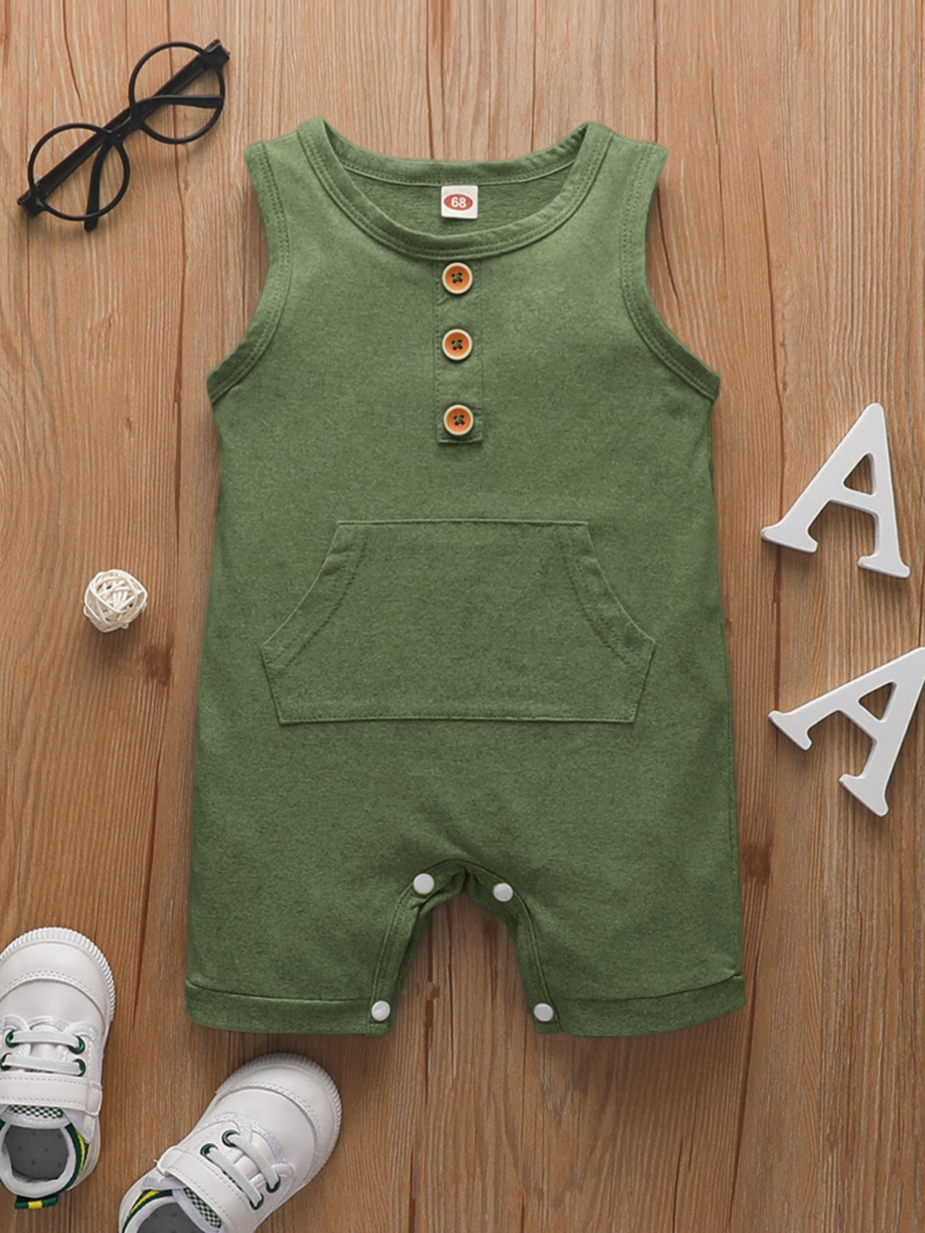 Baby Kangaroo Pocket Fake Button Romper
   SKU: sa2203220250798555      
          (517 Reviews)
... | SHEIN