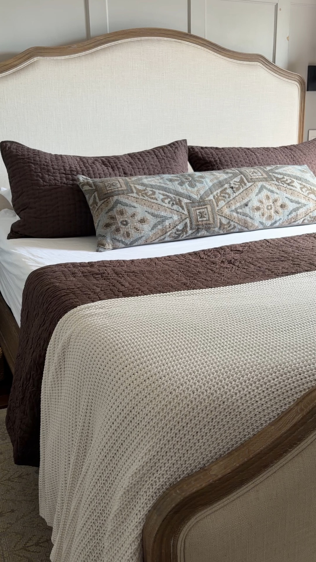 A little bedroom & life refresh. 

A new quilt and sham set, some organic white cotton sheets (the BEST), plus a few other @quince pieces I’ve been eyeing:
- a lovely cutlery set
- the most luxe cardigan
- the prettiest pearl jewelry
- Striped linen napkins 

#quincepartner

#LTKhome
