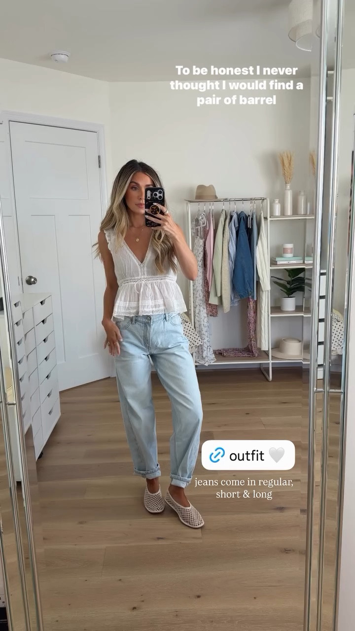 jeans come in regular, short & long! I’m wearing a 23 short and xs in the top! 

#LTKgrwm #LTKPetite #LTKootd