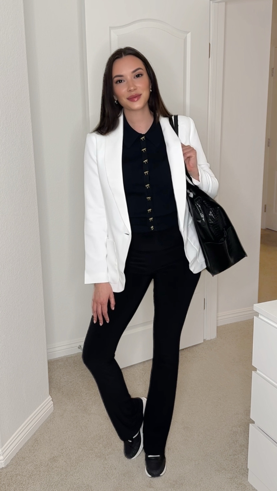 Quick outfit change from work to coffee date hangs & appointments 👩🏻‍⚕️💉💅🏻☕️ Everything linked in my LTK 🔗 

#AestheticNurseInjector #LasVegasInjector #outfitsforworkandplay #OutfitChange

#LTKWorkwear #LTKStyleTip #LTKOver40