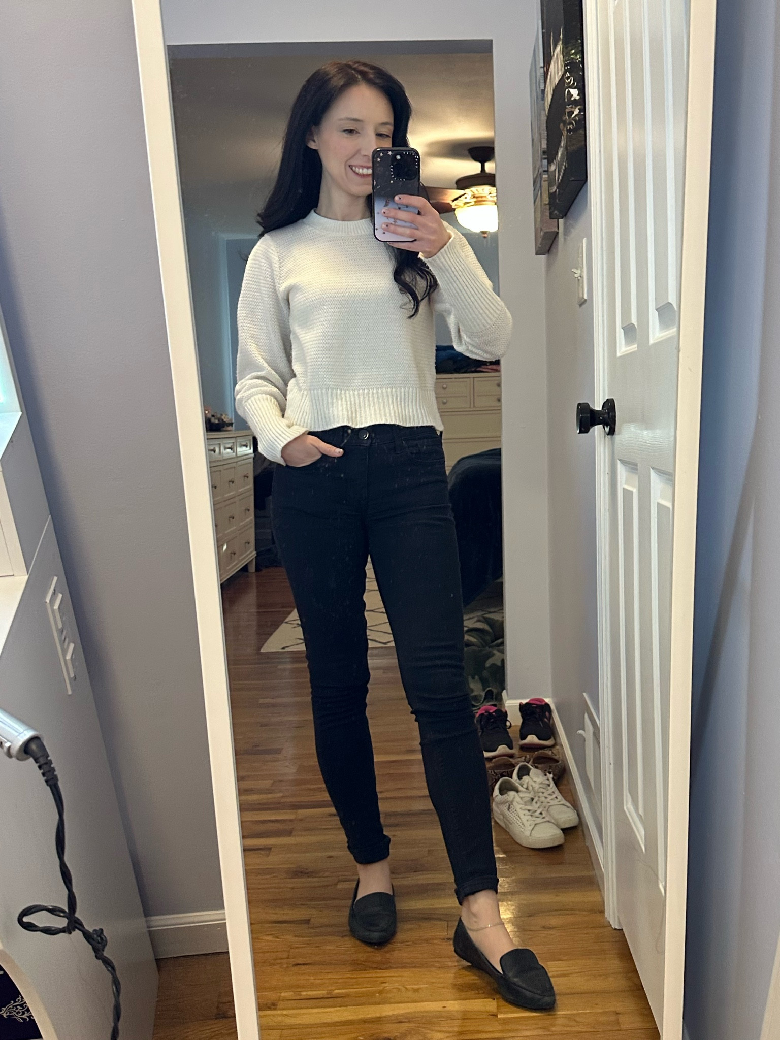 Finds under $50

White sweater size XS
Black jeans size 00
Black loafers size 6.5

Winter outfit, black and white, work, workwear, causal, minimalist, millennial 

#LTKSeasonal #LTKStyleTip #LTKFindsUnder50