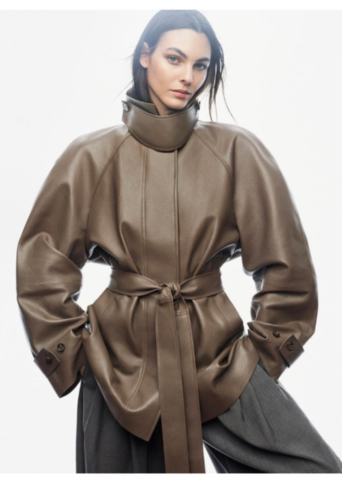 MOCK-NECK LEATHER SHORT TRENCH COAT

This season, the womenswear team reframes the classic trench for transitional styling. Crafted from supple lamb leather, this piece is designed with a throat latch so that you can experiment with the shape – style it as a mock neck or pointed collar. It's finished with timeless details such as the storm flap and tonal belt. 

#LTKSeasonal #LTKTravel #LTKWorkwear
