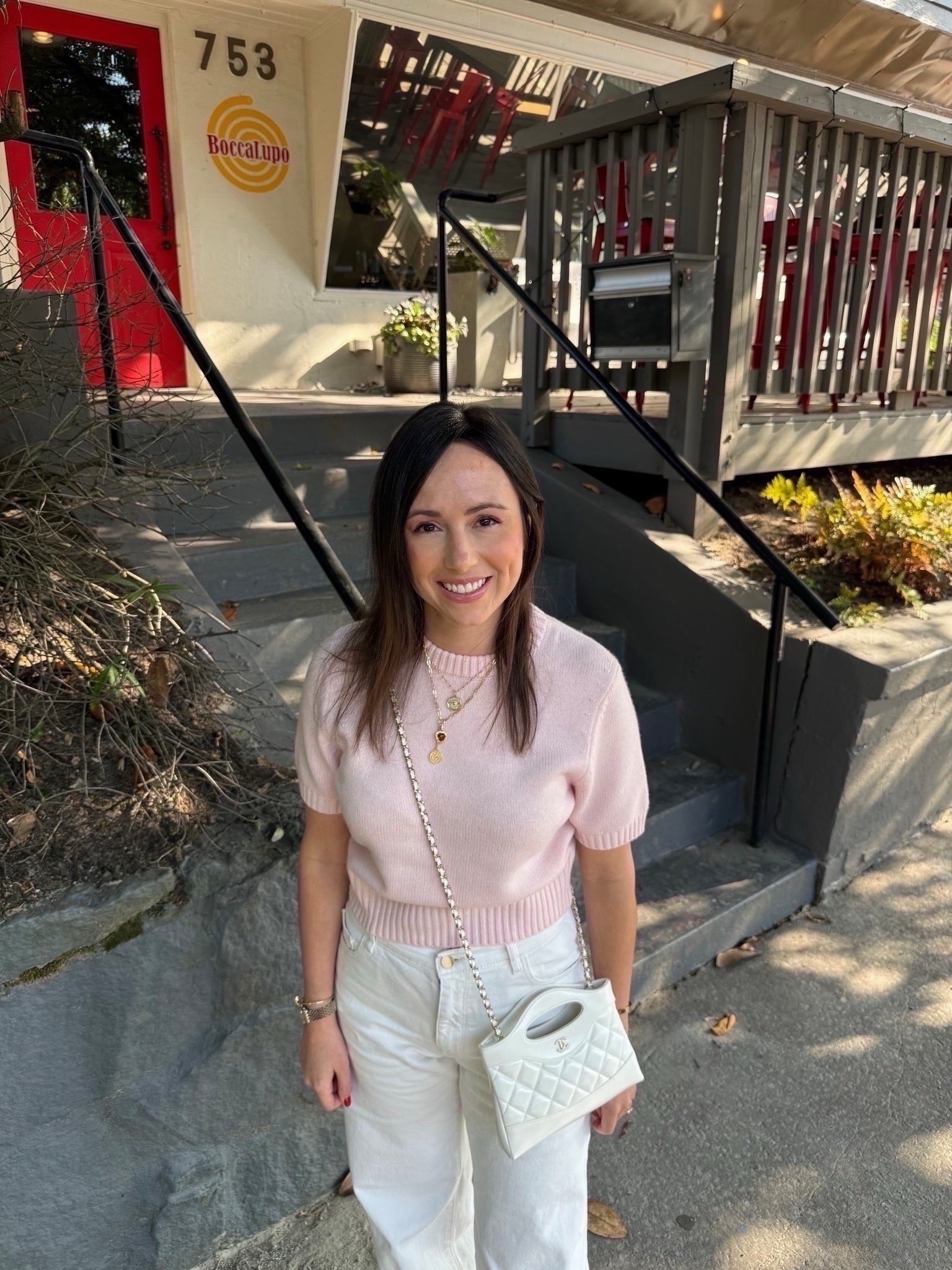 Pink short sleeve sweater (s), white jeans (25), gold heels. These Inez gold sandals are so comfy! Use code Jenna15Spring25 for 15% off!



#LTKootd #LTKSeasonal #LTKFindsUnder100