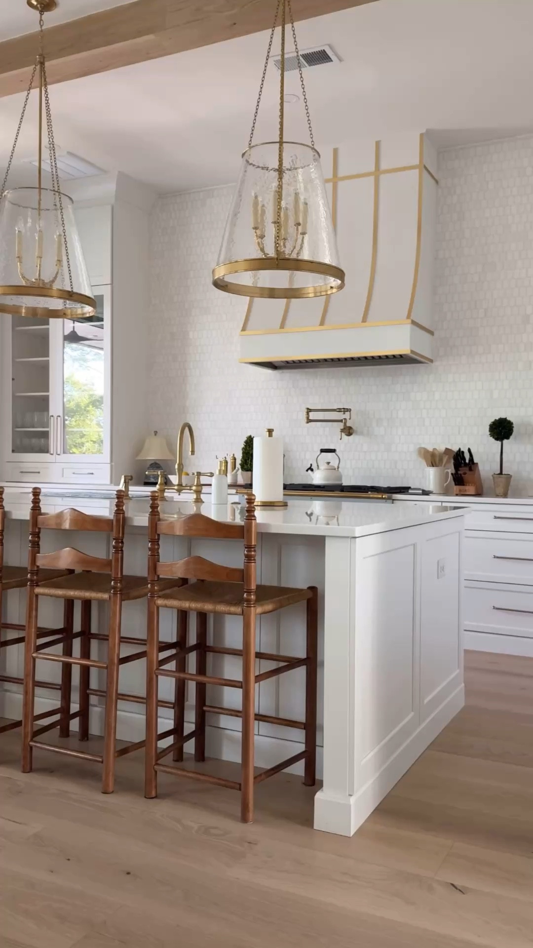 My everyday kitchen favorites and pieces I use on repeat. Sharing sources for today’s slow Monday morning. 🤍

#LTKdayinmylife #LTKHome