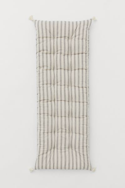 Rectangular tasselled cushion | H&M (UK, MY, IN, SG, PH, TW, HK)