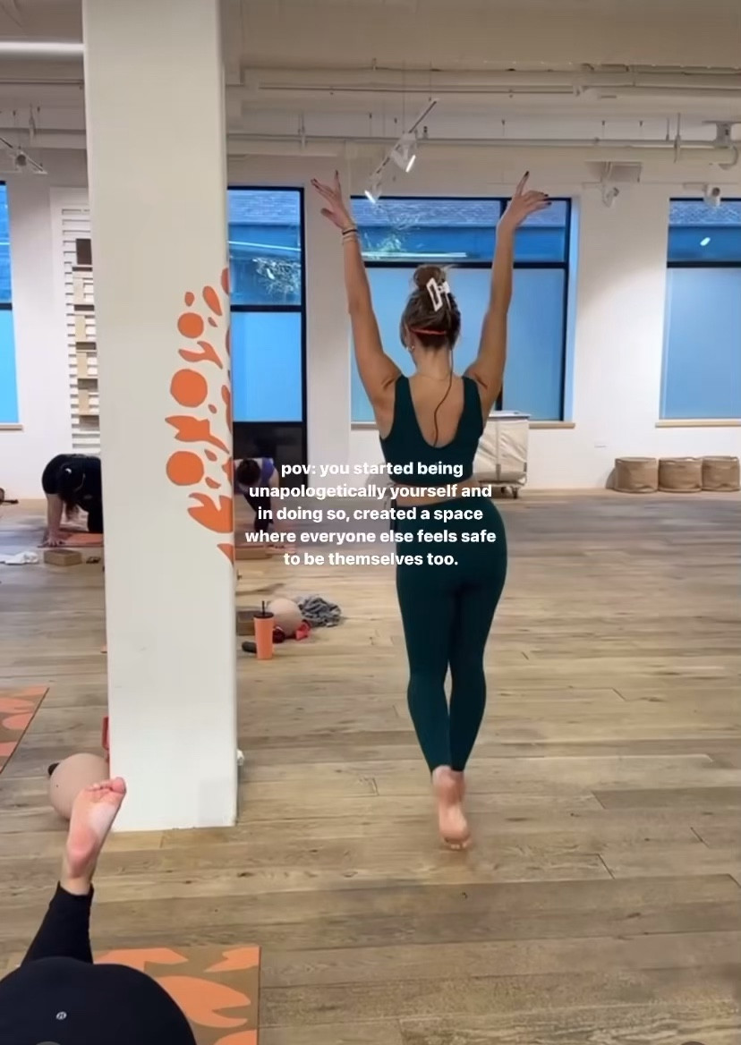 In studio fit 🫶🏼

#LTKfindsunder100 #LTKstyletip #LTKfitness