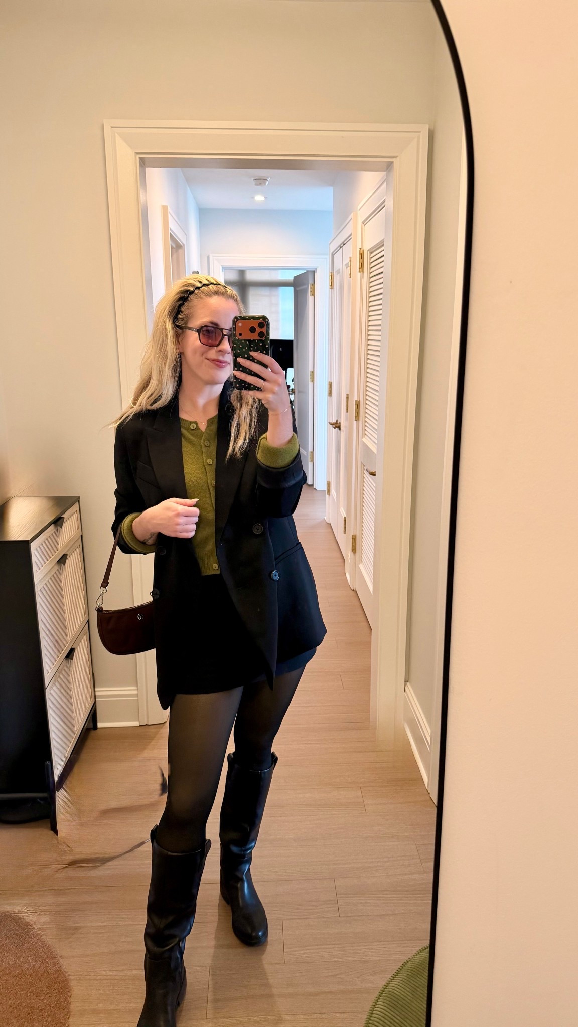 st. patrick’s weekend in chicago ☘️

layering up for the cold with fleece leggings, boots, and my favorite oversized blazer. added a green cardigan for the occasion.

easy winter city outfit that still feels polished.

everything is linked here for sizing & details.
#LTKSeasonal
#LTKTravel
#LTKStyleTip
#WinterOutfit
#CityStyle


#LTKootd #LTKSeasonal #LTKTravel