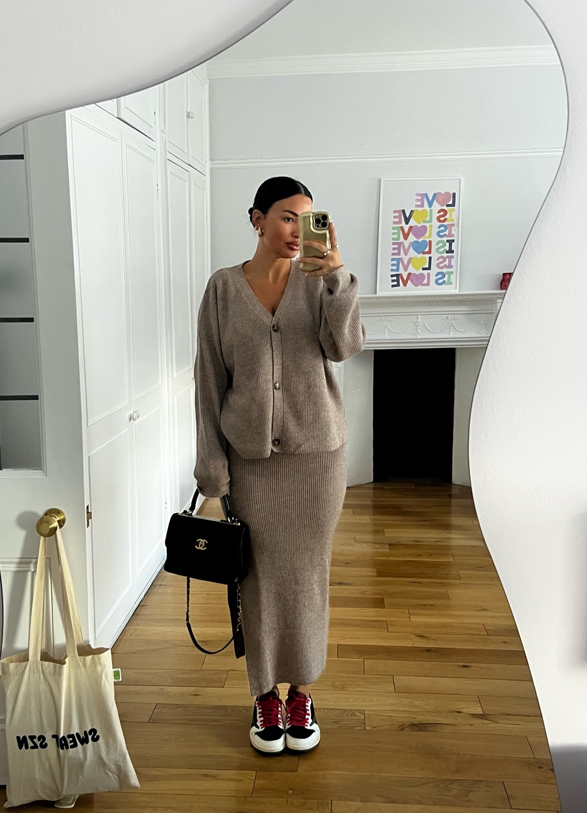 Cosy cardigans for the foreseeable…I’m wearing size L in the cardigan and size S in the skirt and I’m a 10-12 xx