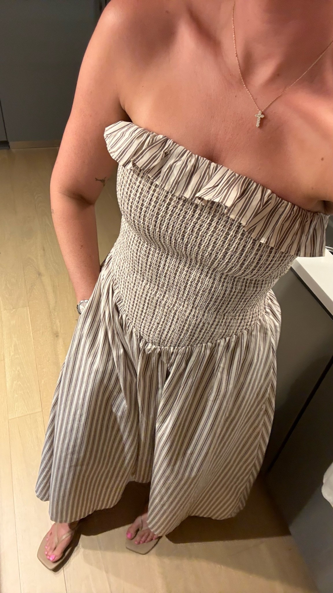 Use AFLTK to save an extra 20% on my cutie smocked, strapless dress! I’m in a S, Tall

#LTKxAbercrombie #LTKSaleAlert #LTKootd