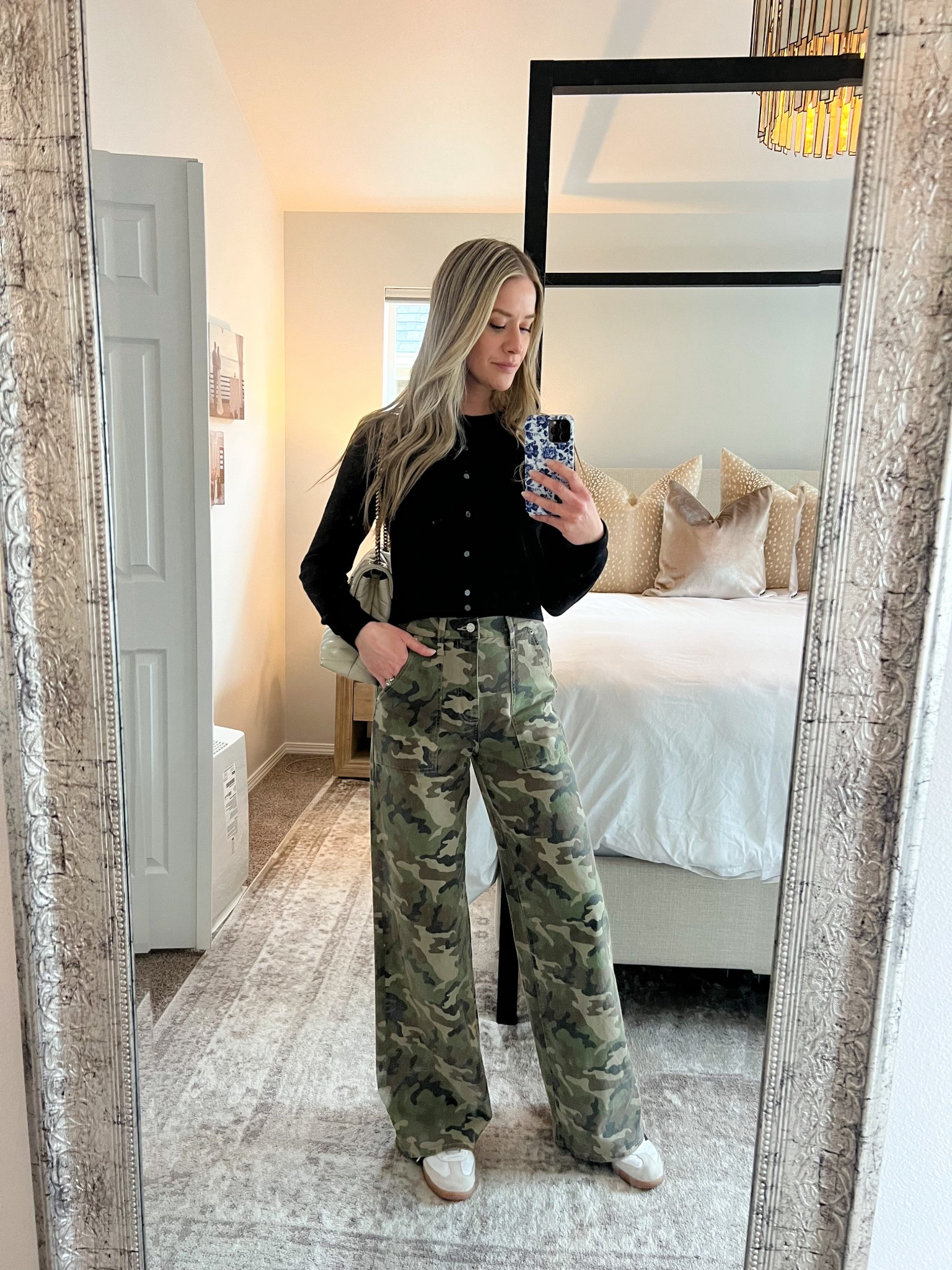 Camo + cashmere for dinner tonight since our weather is apparently back to fall today! This cardigan is so soft & light weight, it’s my favorite! Comes in lots of colors too


Spring outfit, black cardigan, white cardigan, camo pants

#LTKStyleTip #LTKOver40
