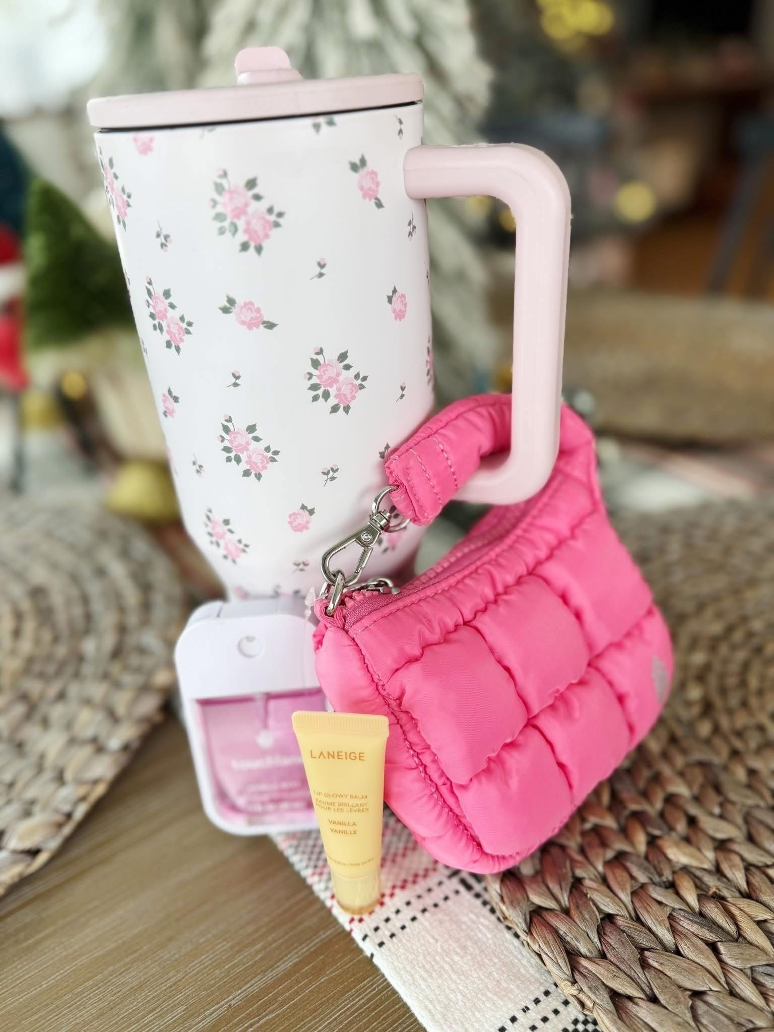 Just found tons of hydro jugs on sale including this cute floral one! 🙌🙌

#LTKSaleAlert #LTKdayinmylife #LTKfitnessgoals