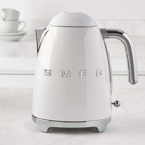 Smeg Electric Kettle 3D Logo, White | Williams-Sonoma