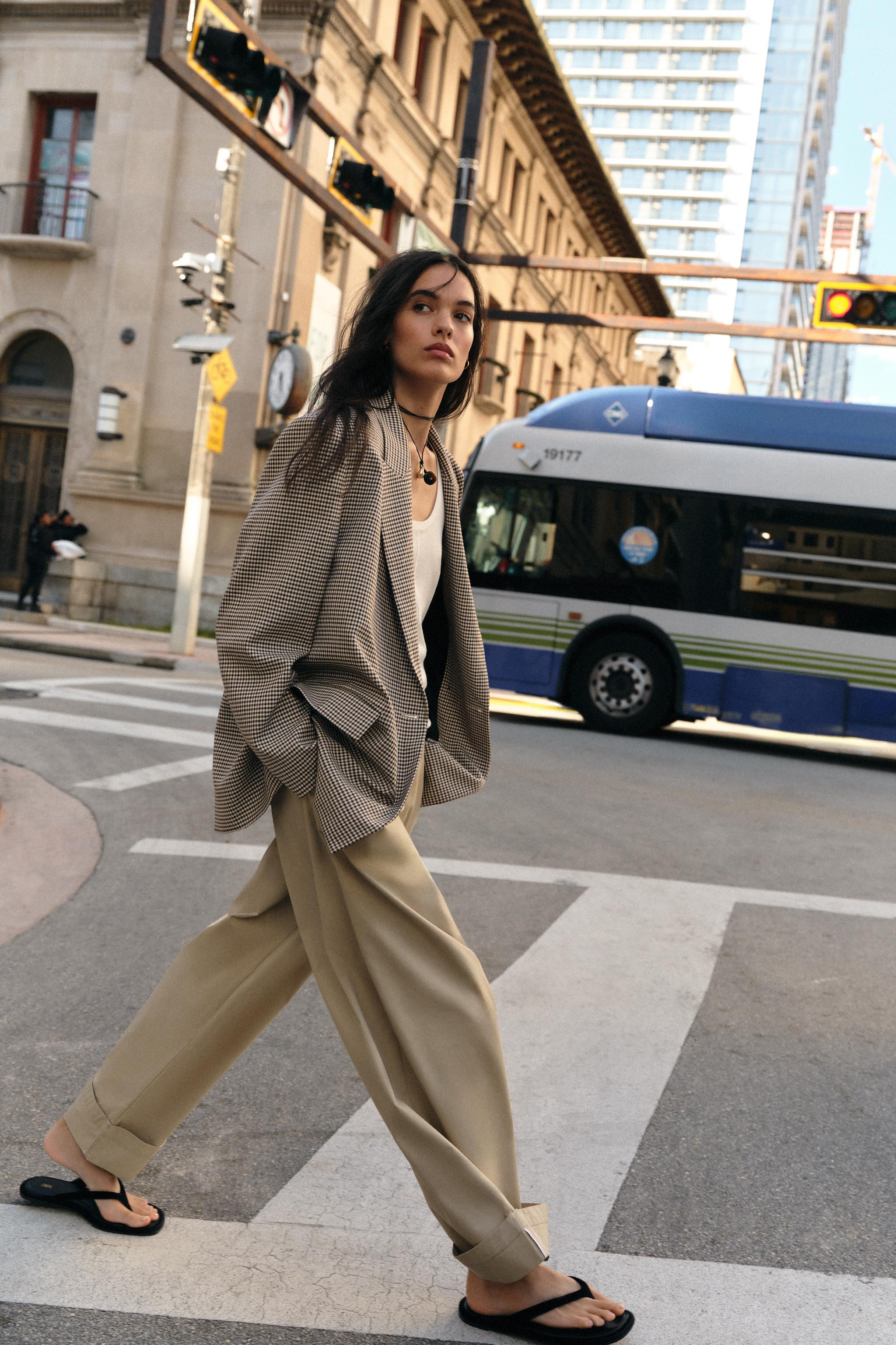 OVERSIZE DOUBLE-BREASTED BLAZER | Zara UK