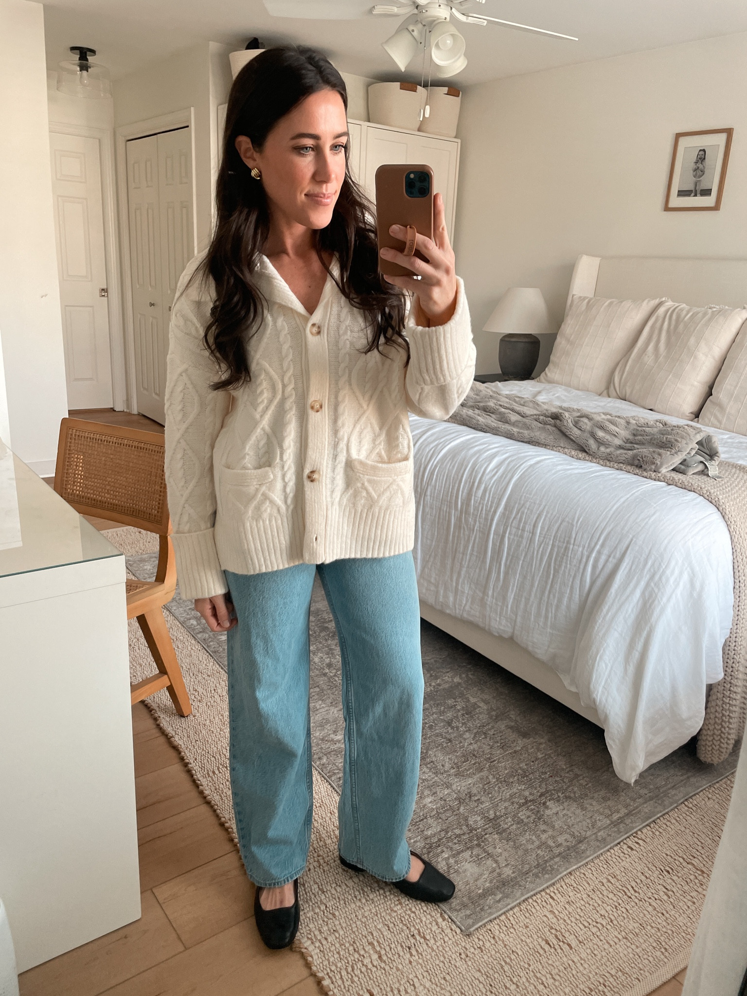 Abercrombie Black Friday Sale
Sweater small
Jeans 26 short 

#LTKHoliday #LTKStyleTip #LTKCyberWeek