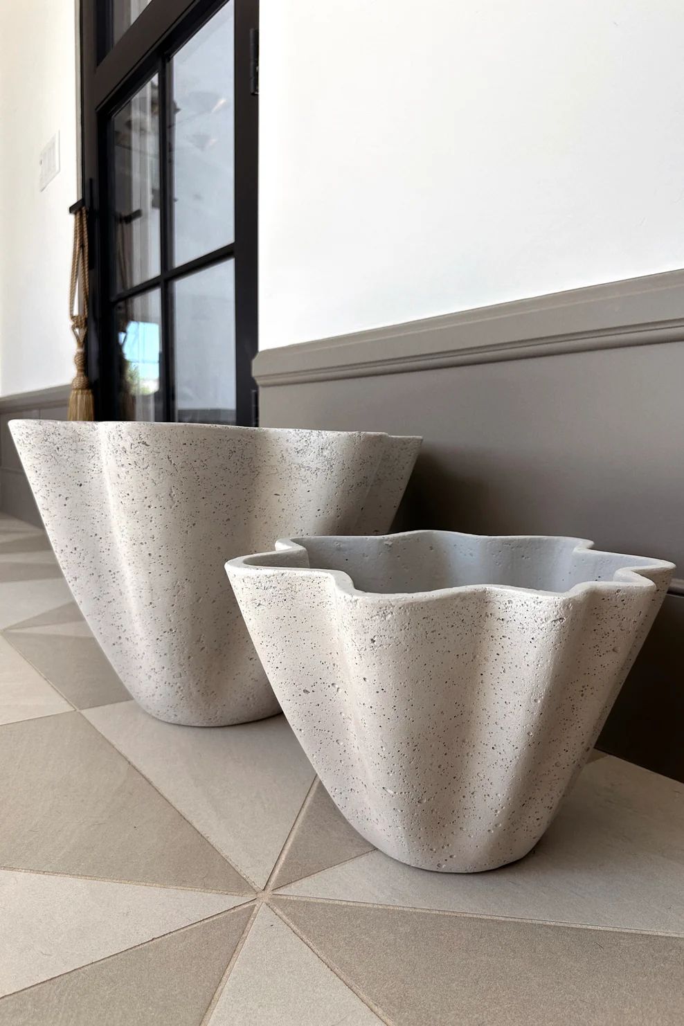 Floriana Scallop Planter - 2 Sizes | THELIFESTYLEDCO