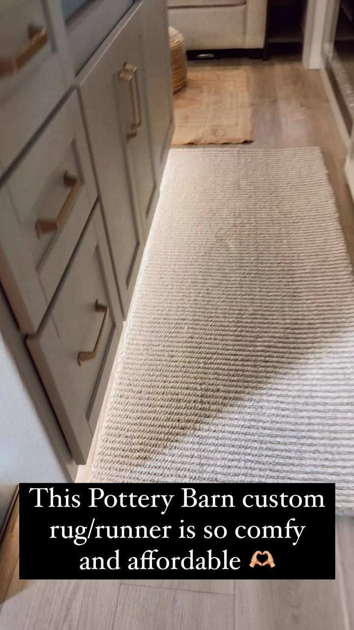 Pottery Barn rug runner custom sizes and so durable- perfect for a kitchen or hallway! 🙌🏻

#LTKVideo #LTKhome