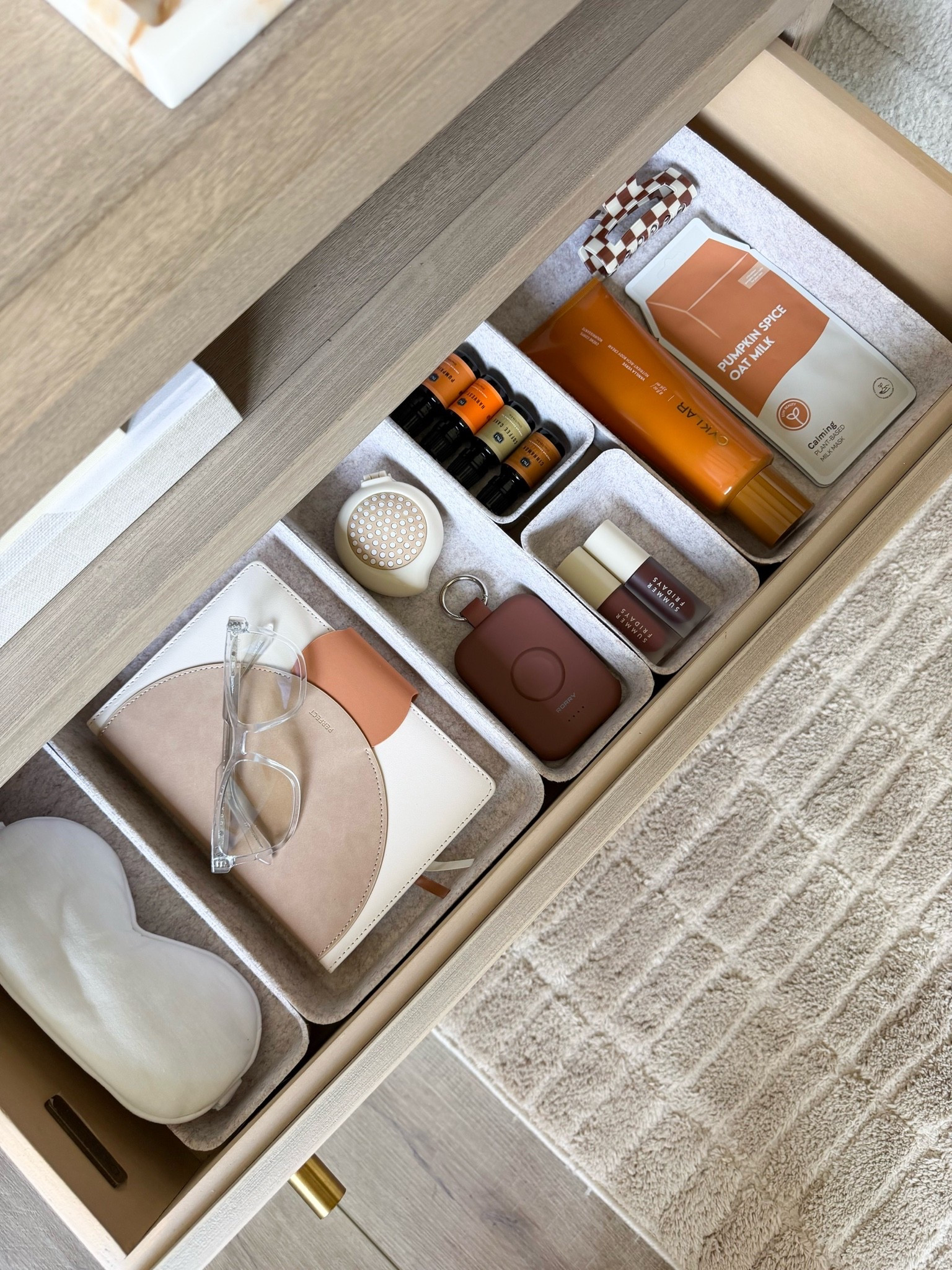 A little nightstand refresh with fall goodies!

#LTKBeauty #LTKHome #LTKselfcare