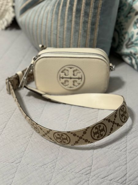 Love the cute strap on this Tory Burch Crossbody bag. Available in multiple colors and great for summer outfits or travel.

#LTKTravel #LTKItBag #LTKSeasonal