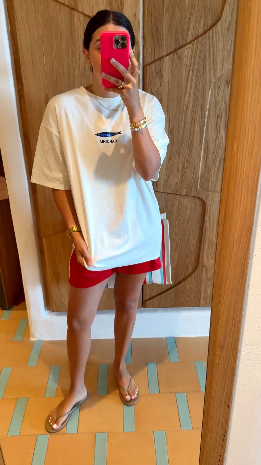 Amazon tee find! 

Shirt: large 
Bottoms: medium 

Dressupbuttercup.com #dressupbuttercup #dederaad

#LTKootd #LTKmomlife #LTKSeasonal