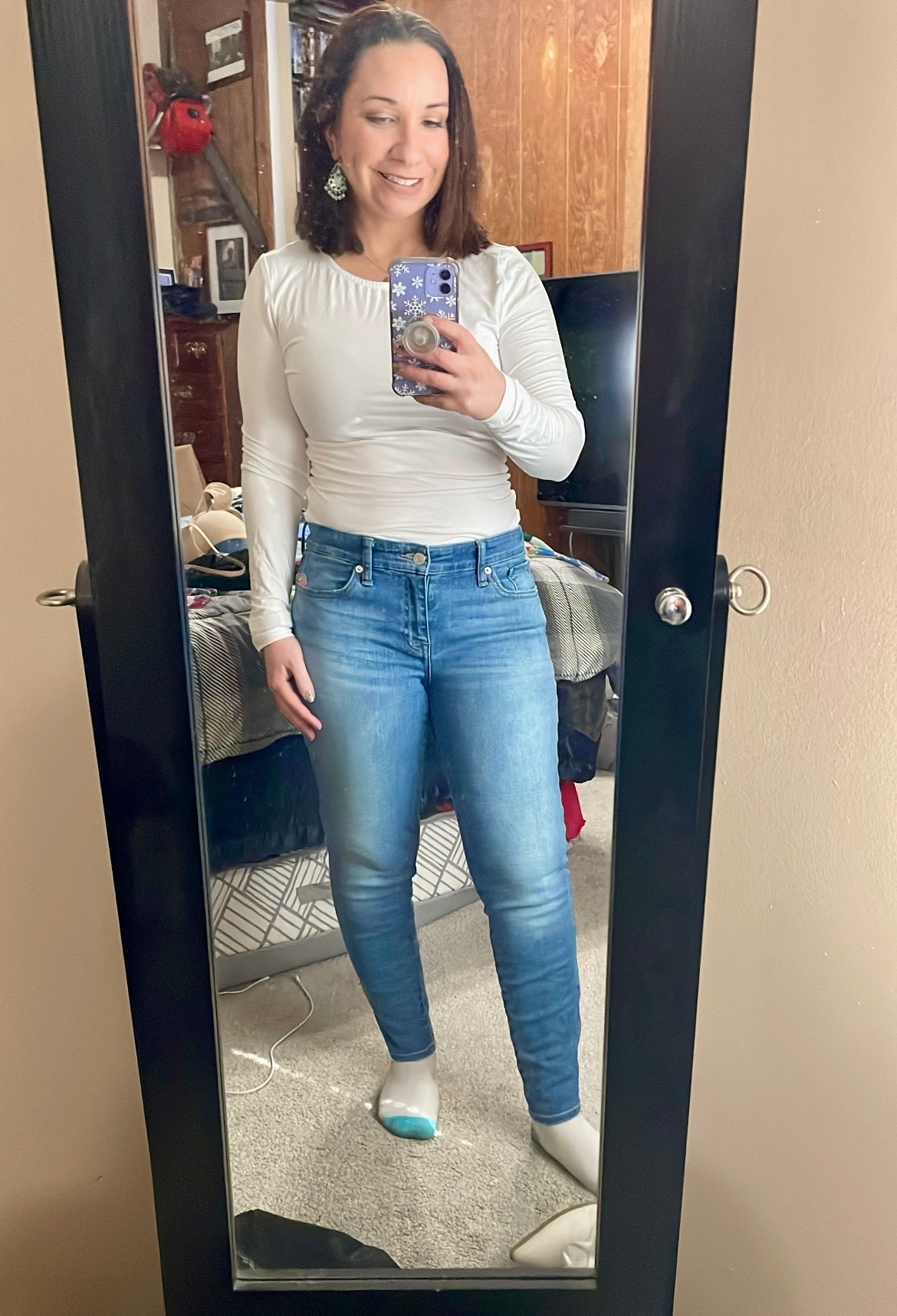 New poshmark
Listing. A lucky brand - size 6 straight leg jeans 