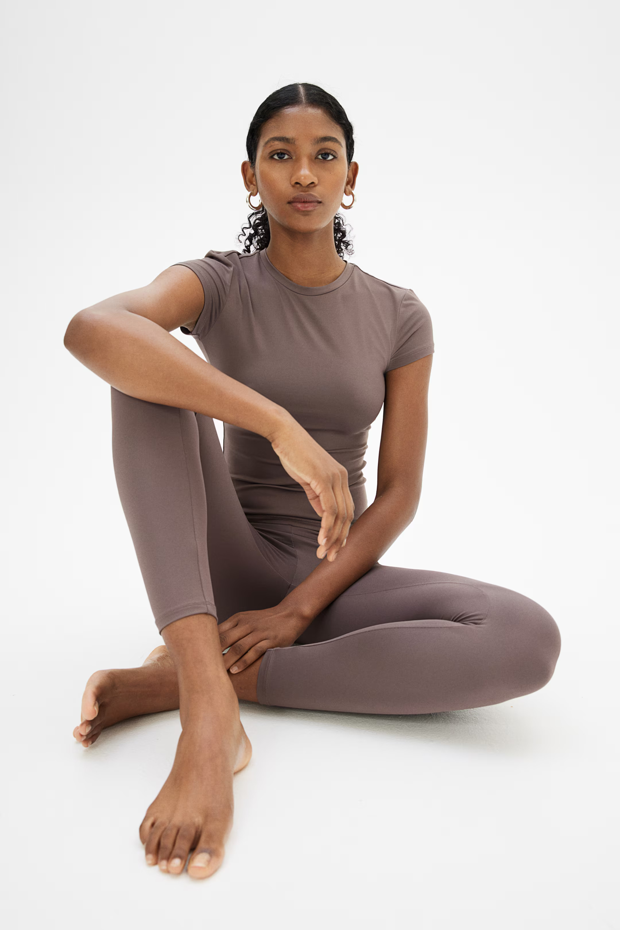 Nauwsluitend T-shirt | H&M (DE, AT, CH, NL, FI)