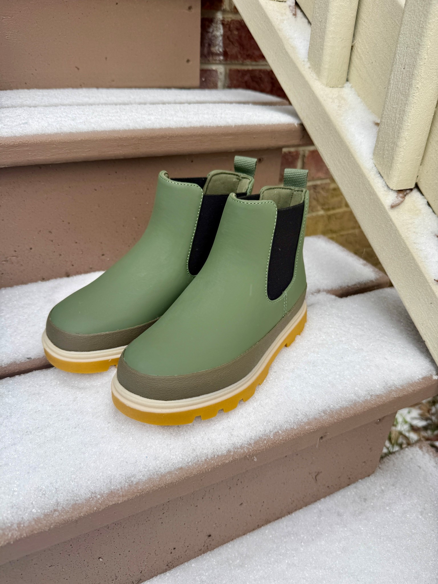 The best winter snow boots are currently on sale! #nativeshoespartner 

#LTKmomlife #LTKTravel #LTKKids