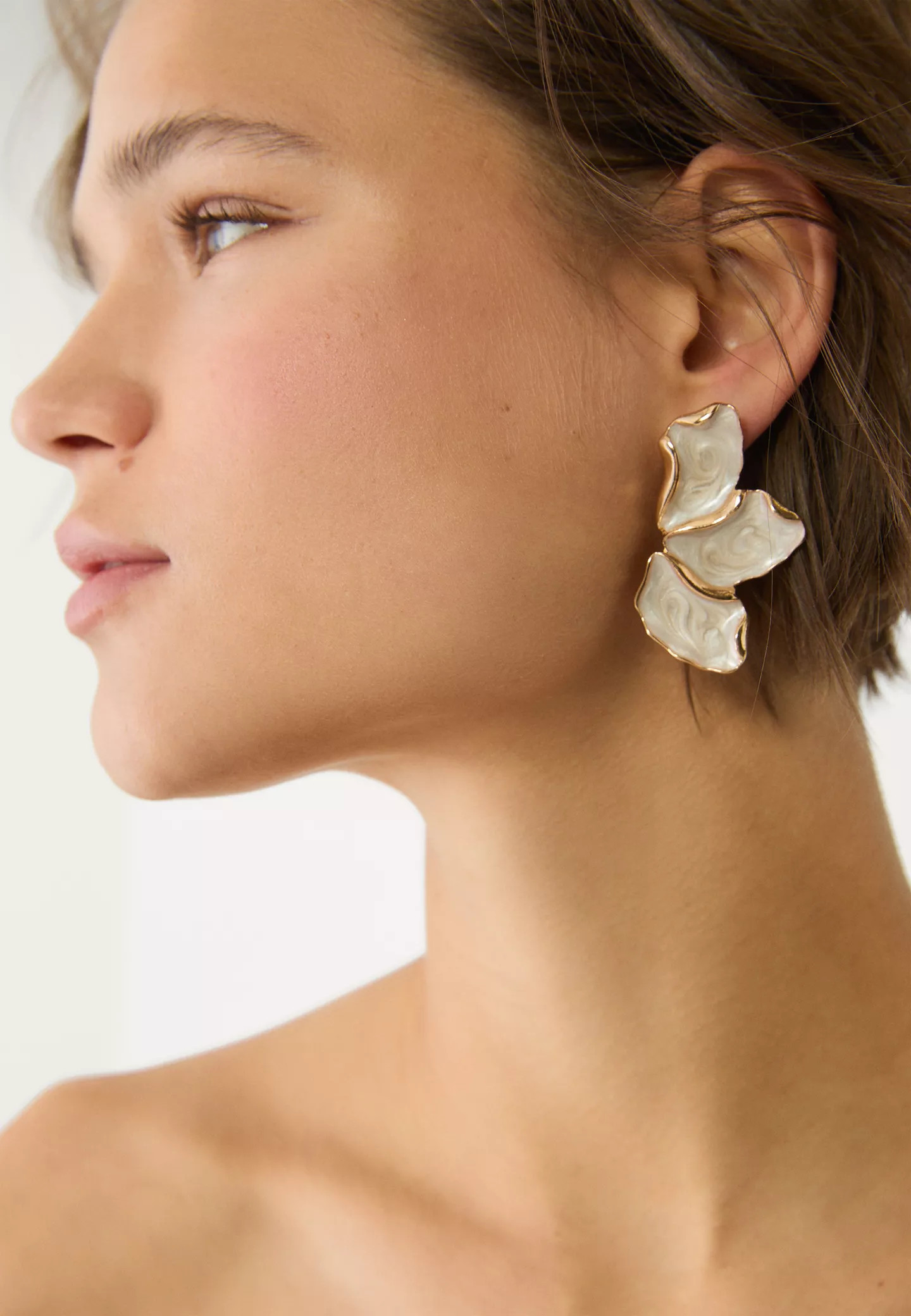 Enamelled fan earrings | Stradivarius (UK)